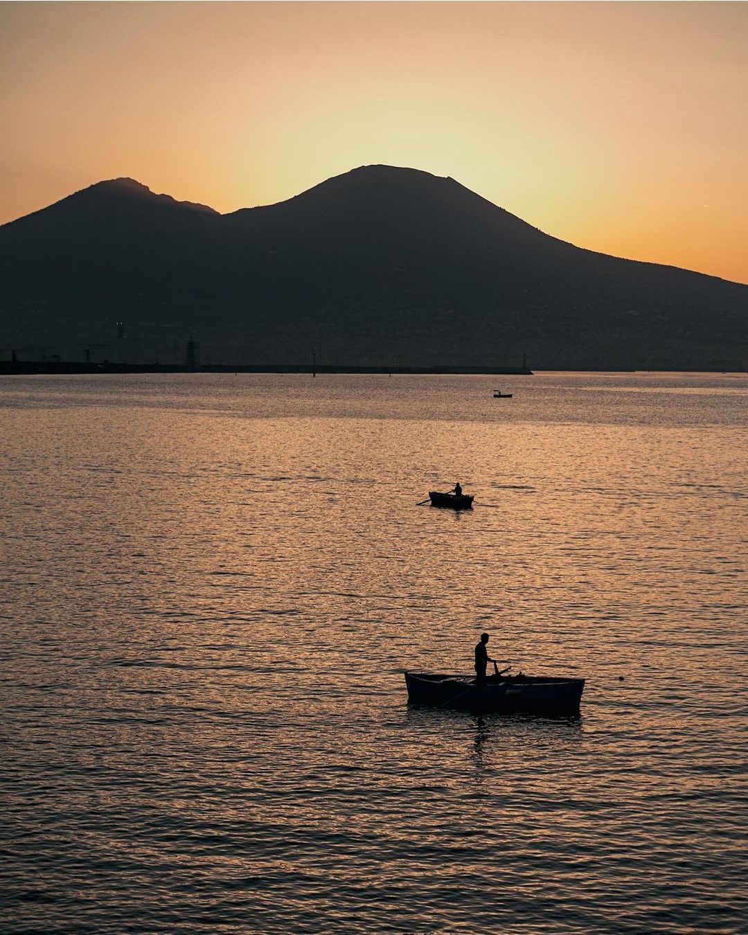 Perché gli attivisti stanno occupando le spiagge italiane? Mare Libero e la lotta alle proroghe delle concessioni balneari