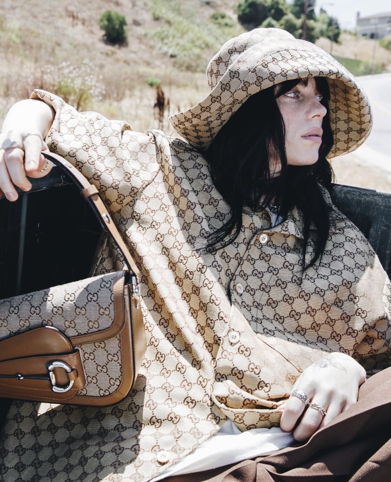 La mode fermente et se réinvente avec Balenciaga La Maison française innove une fois de plus avec des matériaux pour le moins inattendus | Image 523668