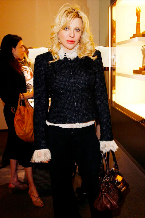 Le Paddington de Chloé est le nouvel emblème de la Gen-z Le It bag revient en force après une chute vertigineuse de popularité il y a 10 ans | Image 524213