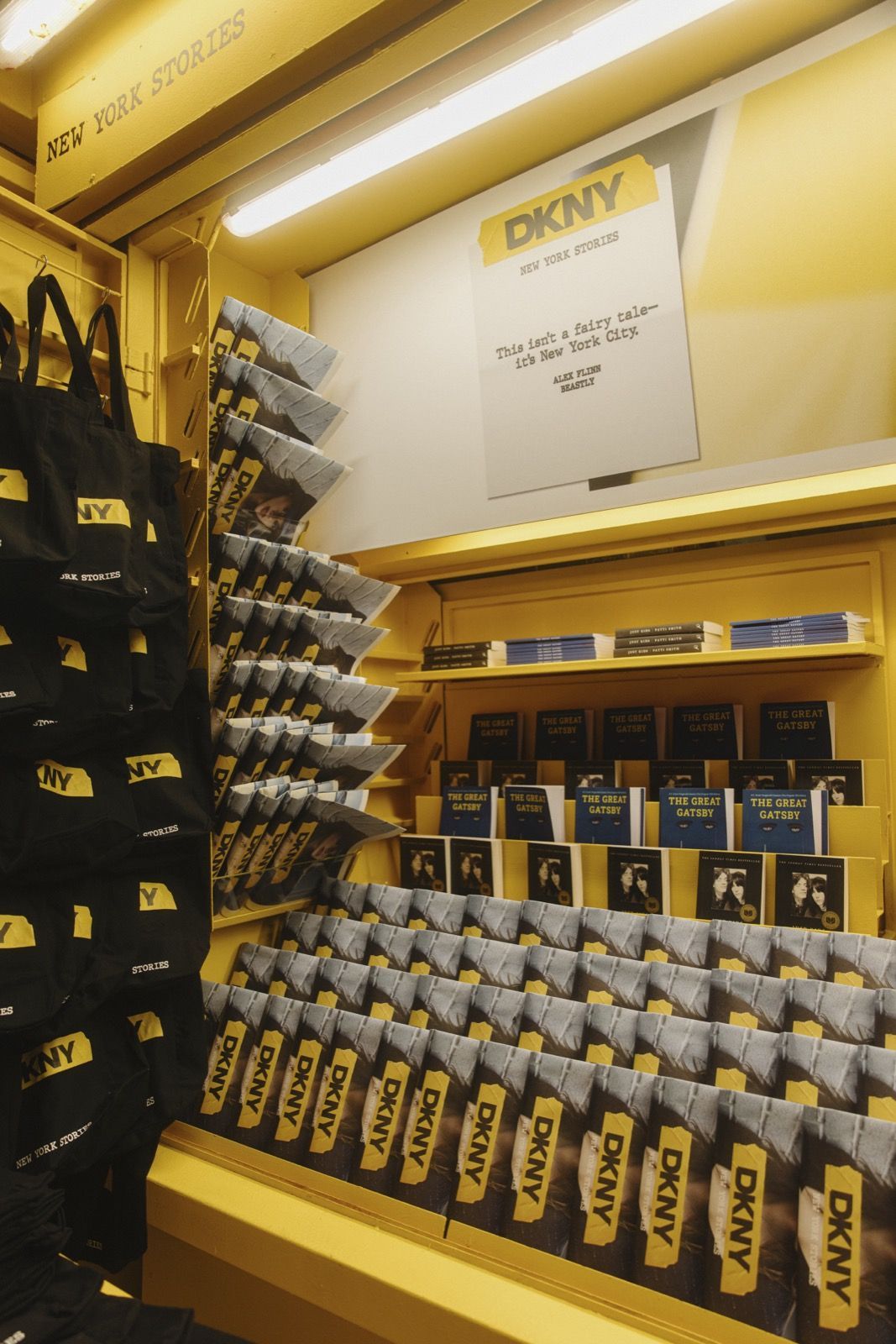 A personalized kiosk dedicated to books during Milan Fashion Week, celebrating the stories of New York City Thanks to DKNY | Image 530220