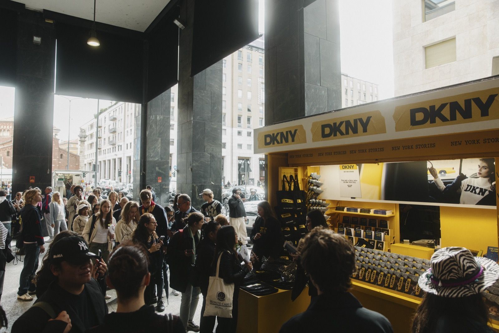 A personalized kiosk dedicated to books during Milan Fashion Week, celebrating the stories of New York City Thanks to DKNY | Image 530312