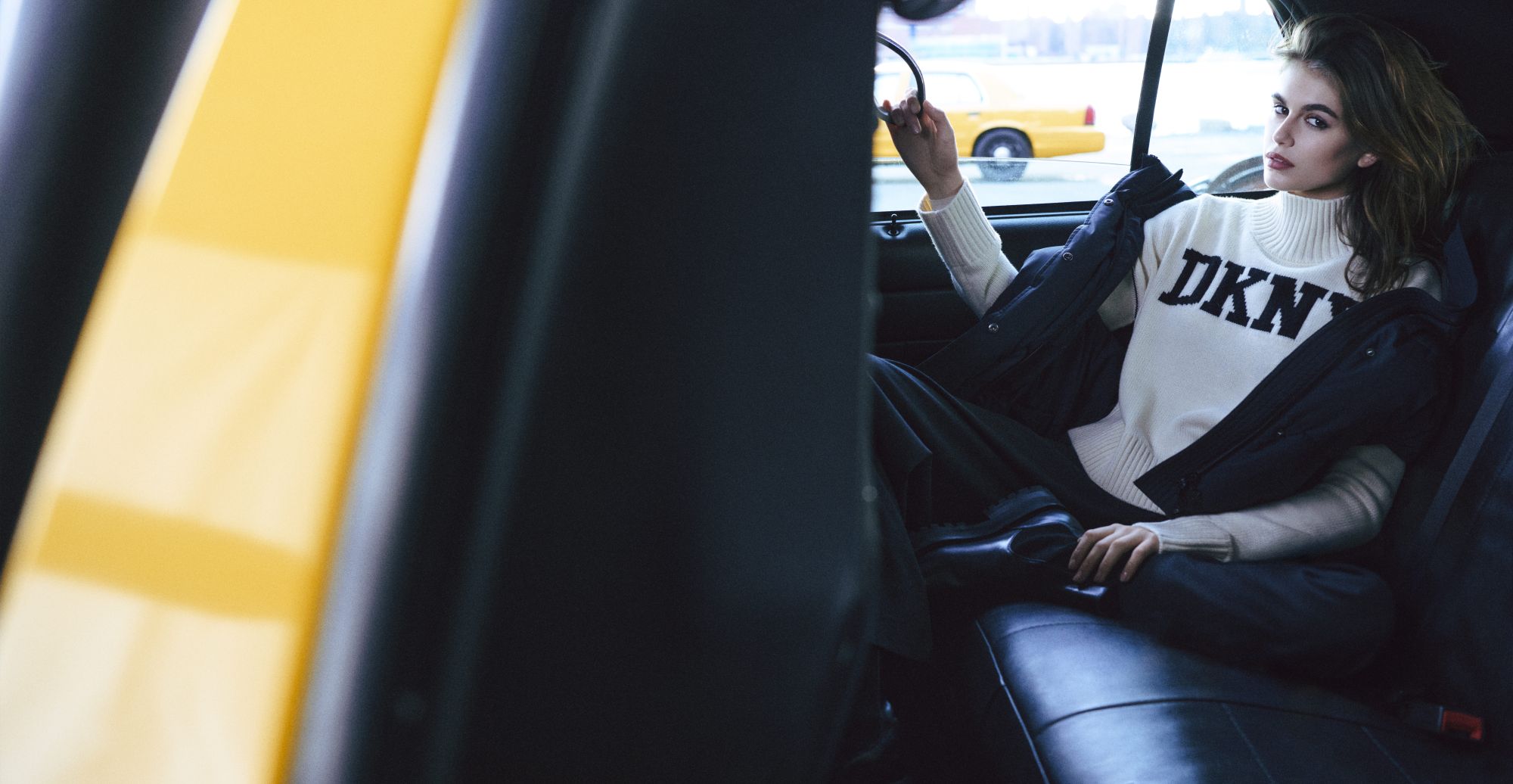 A personalized kiosk dedicated to books during Milan Fashion Week, celebrating the stories of New York City Thanks to DKNY | Image 527763