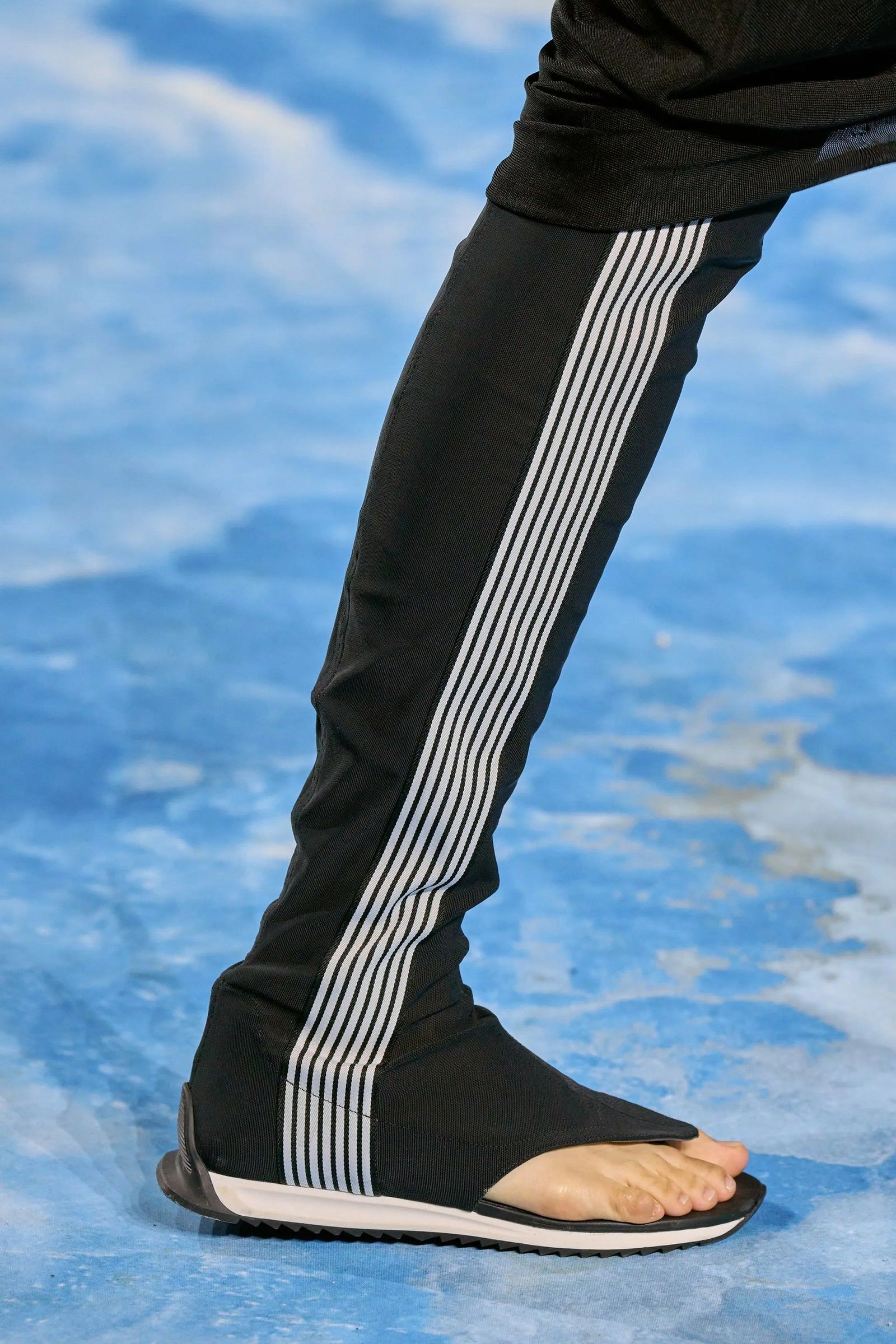 The Return of Heeled Sneakers: Trends and History of Y2K