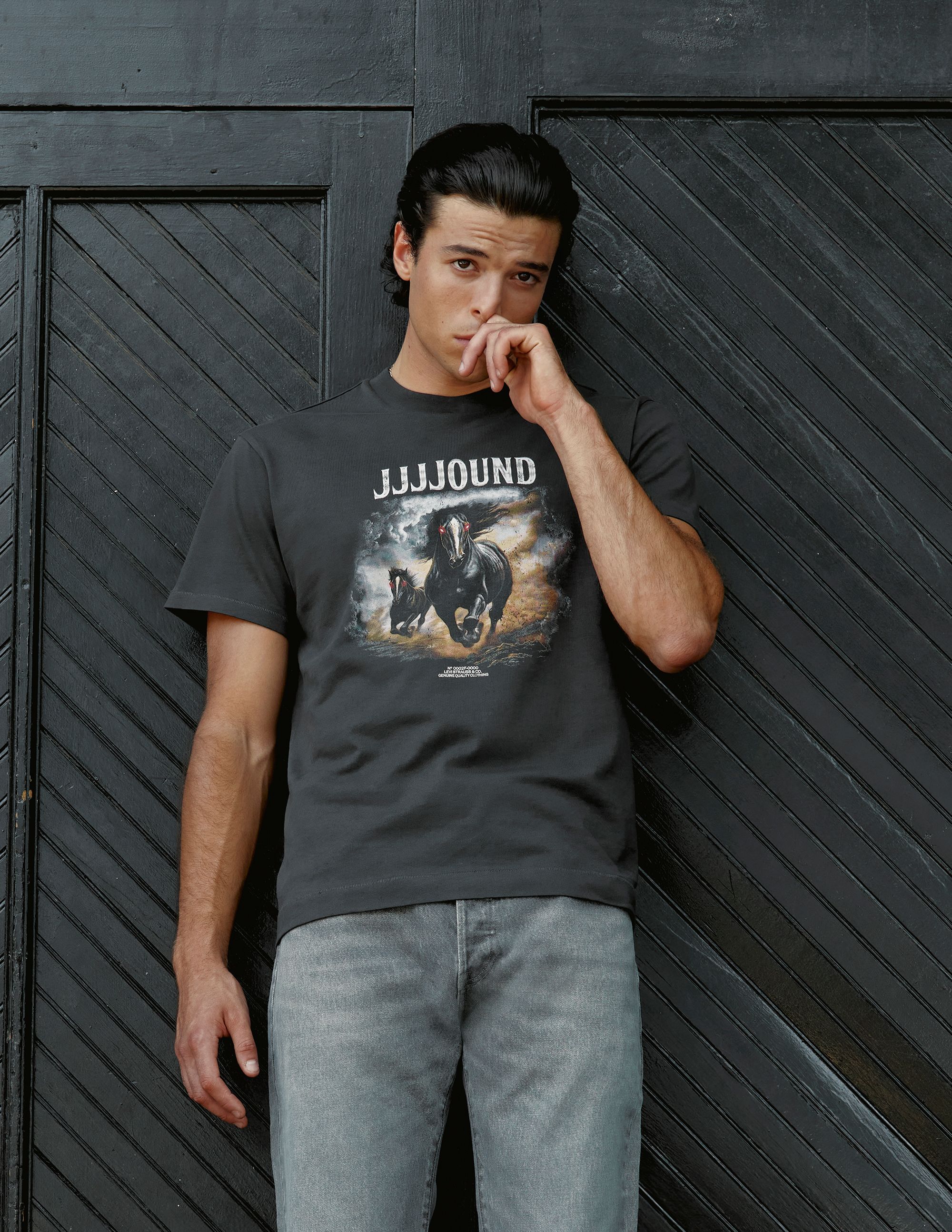 Il ritorno della collab tra Levi's e JJJJound L'iconico brand di denim torna a collaborare con lo studio di design canadese | Image 528087