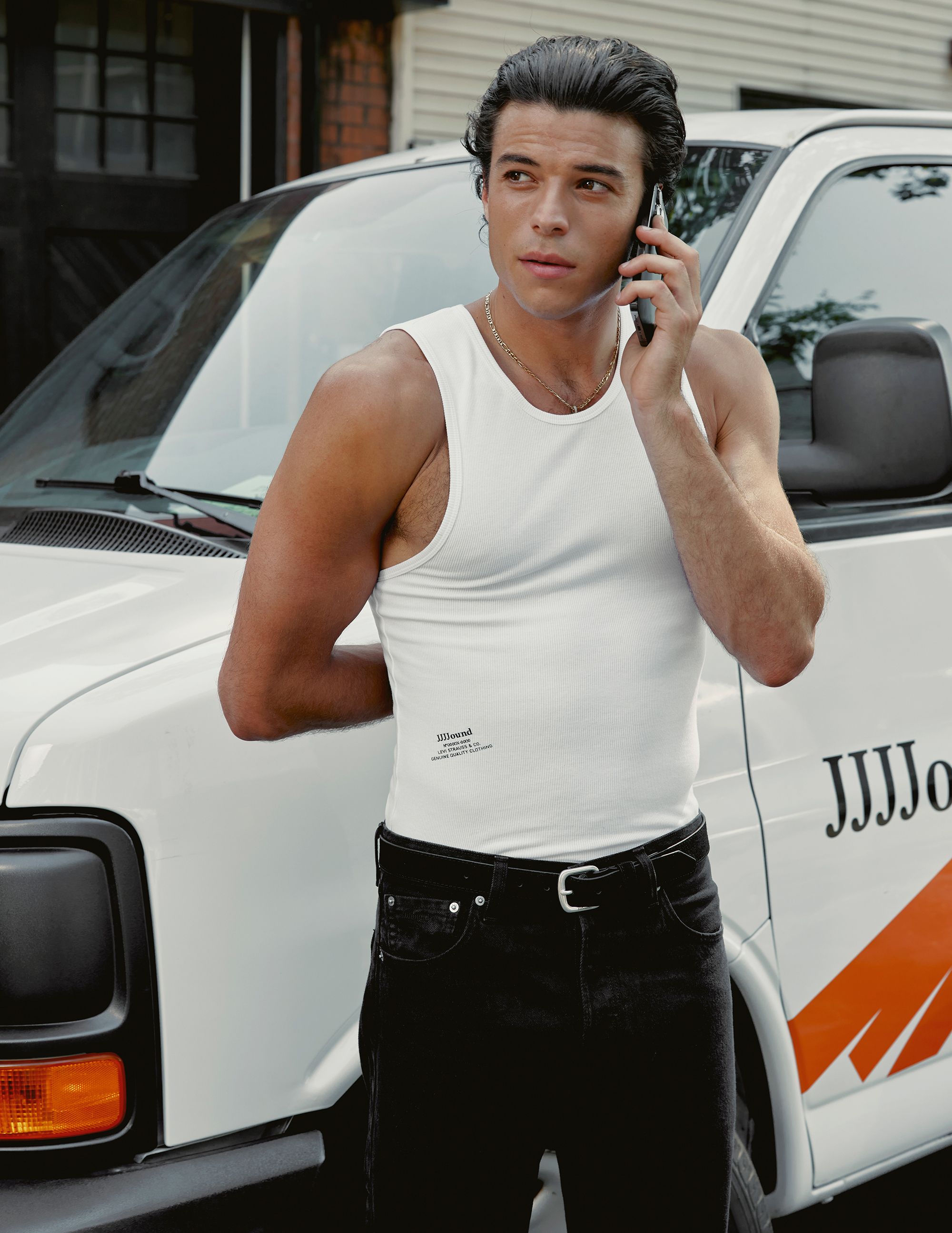 Il ritorno della collab tra Levi's e JJJJound L'iconico brand di denim torna a collaborare con lo studio di design canadese | Image 528079