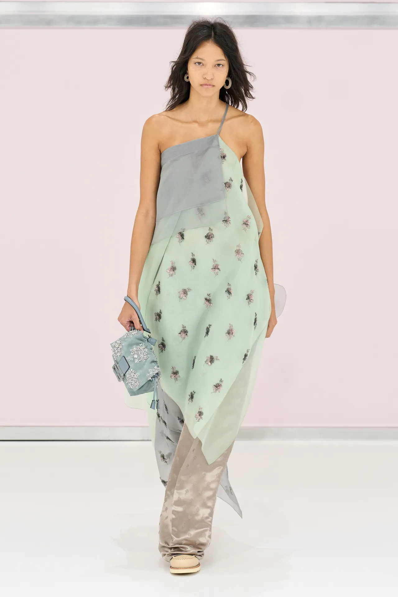 Fendi pre-celebrates its 50th anniversary with its SS25 collection In a tribute to the 1920s, to its creator and to its heritage | Image 528339