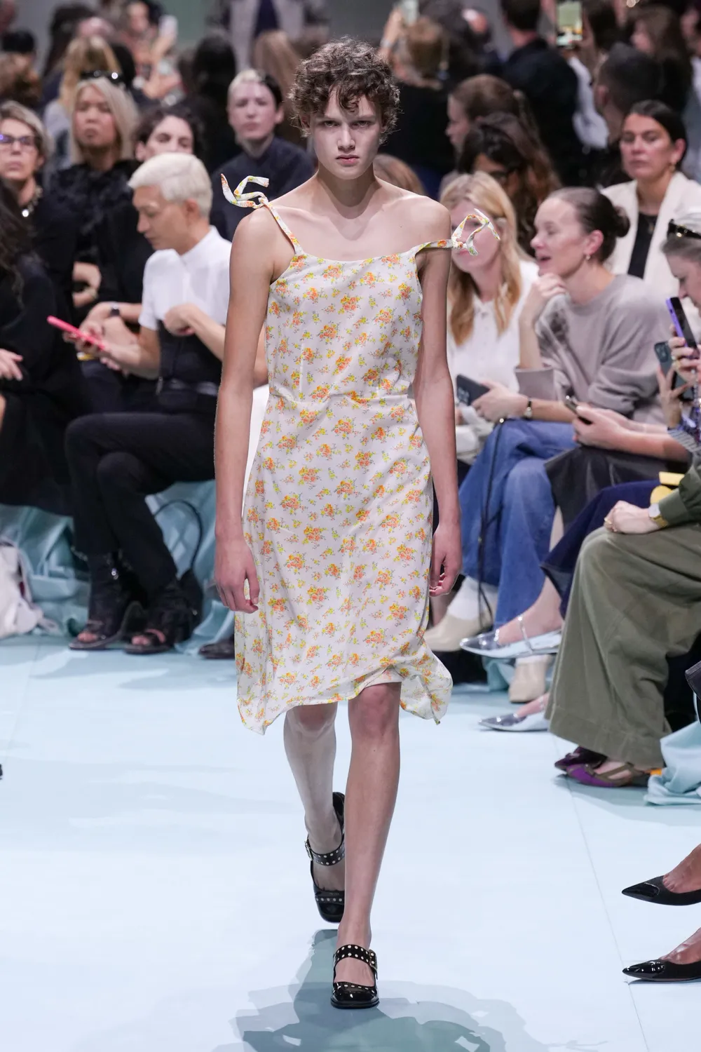 【SS25】PRADA クロシェバレリーナ Prada SS25 Collection: Space Vacations and Return to Space