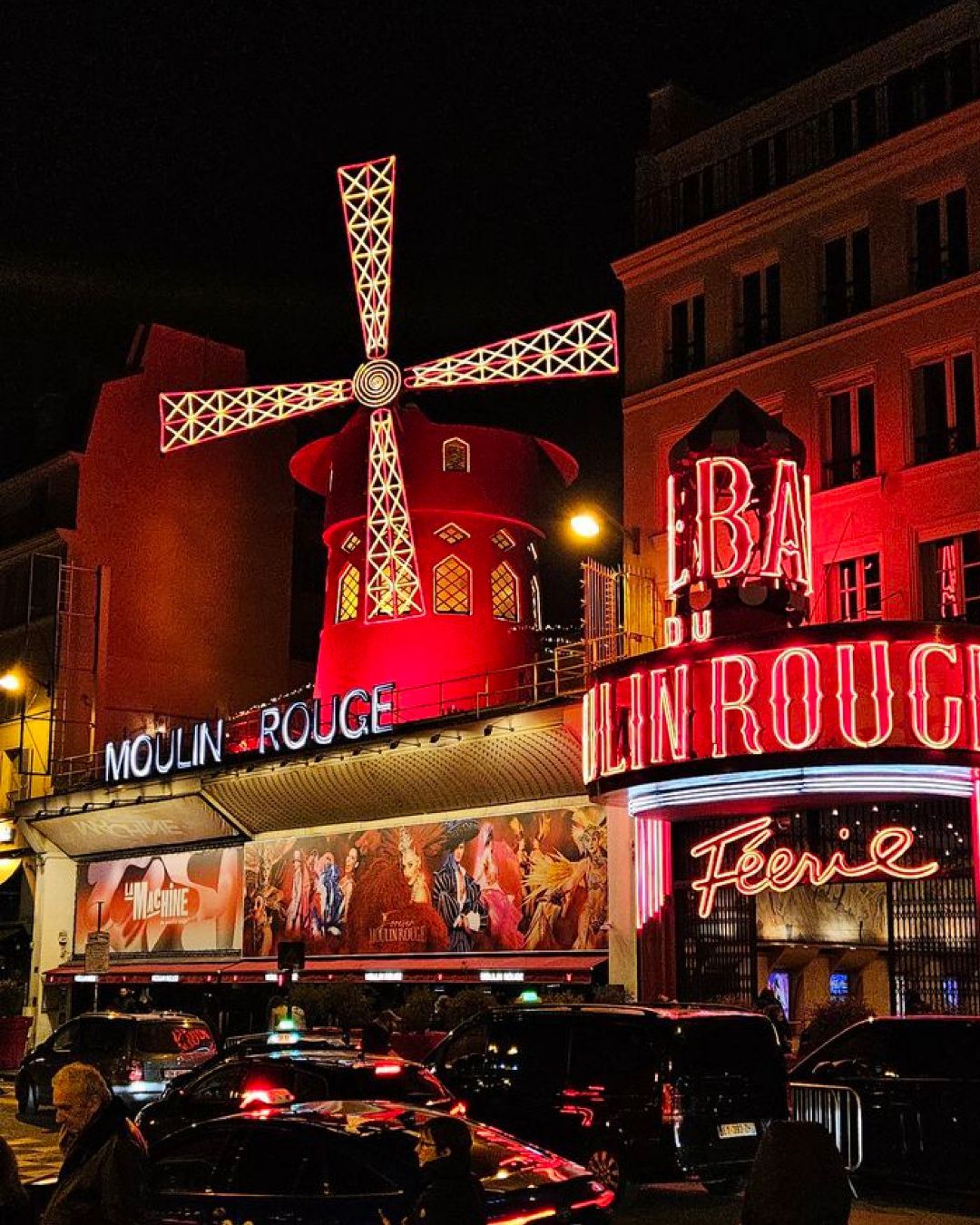 For its 135th anniversary, the Moulin Rouge reveals what goes on behind the scenes Enjoy a VIP backstage experience at the famous cabaret