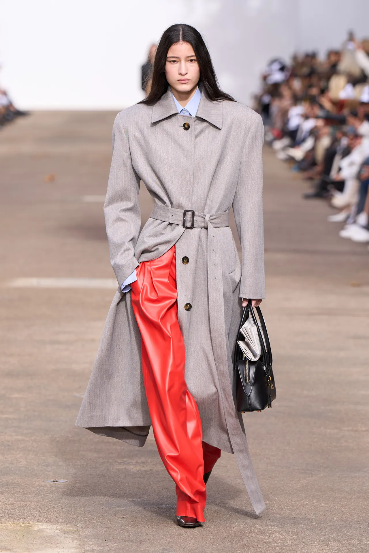 STELLA McCARTNEY Falabella SS25【新作】 Stella McCartney SS25 Collection: A poetic tribute to nature
