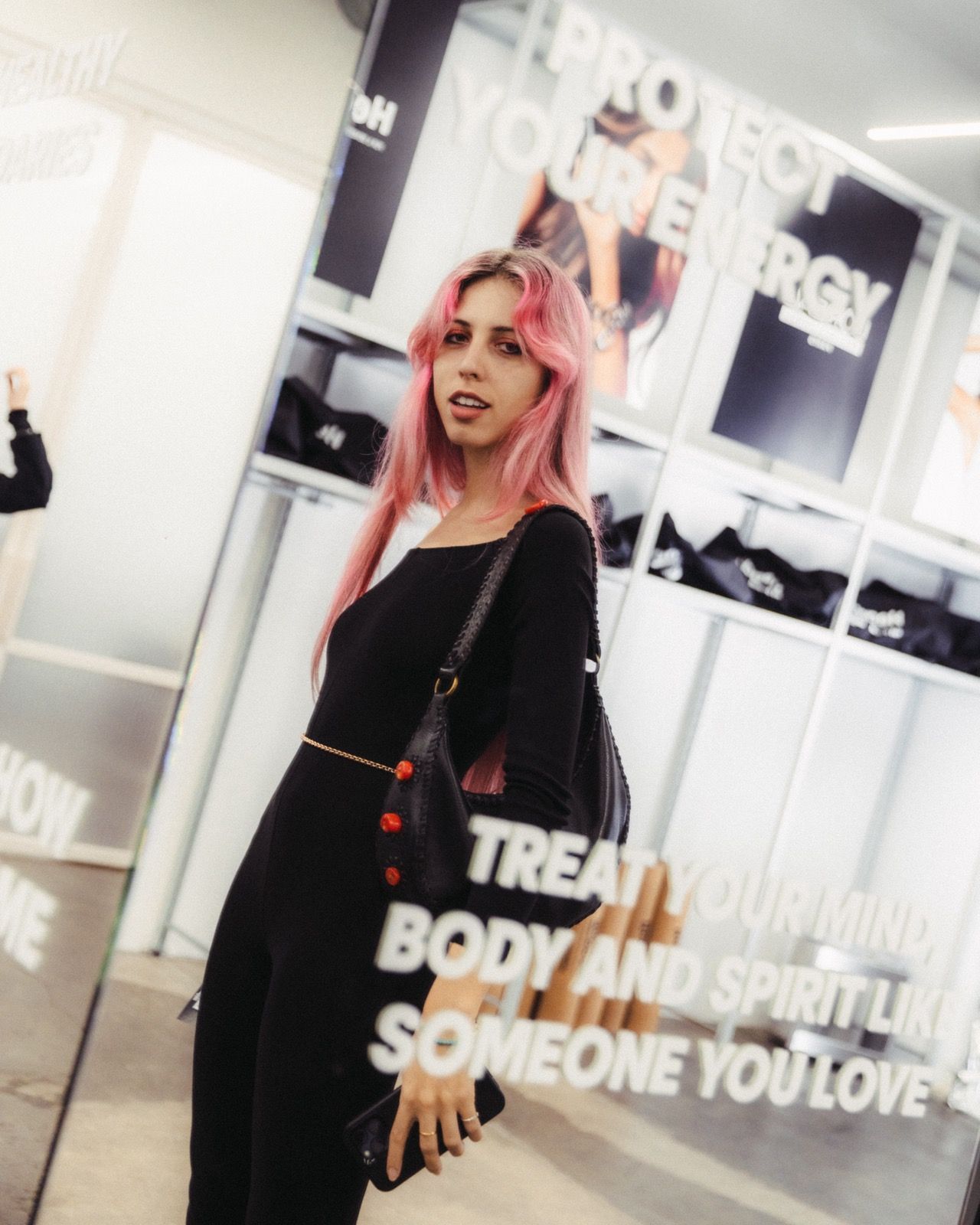 L'Oreal Professionnel is committed to its brand cause HeadUp to raise awareness about the importance of mental well-being for hairstylists On the occasion of World Mental Health Day, L’Oréal Professionnel presents to its HeadUp community and gives them a yoga and gratitude session in the heart of Milan | Image 537496