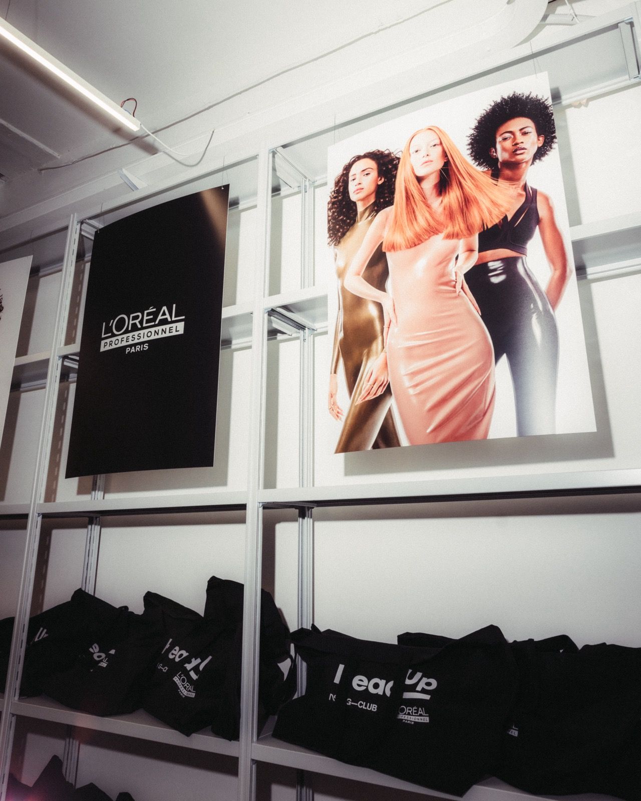 L'Oreal Professionnel is committed to its brand cause HeadUp to raise awareness about the importance of mental well-being for hairstylists On the occasion of World Mental Health Day, L’Oréal Professionnel presents to its HeadUp community and gives them a yoga and gratitude session in the heart of Milan | Image 537514