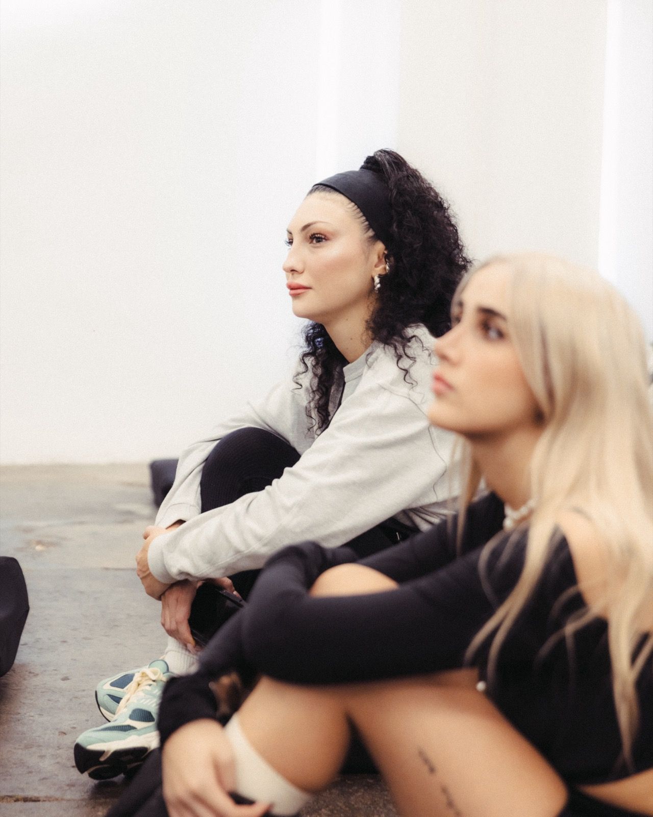 L'Oreal Professionnel is committed to its brand cause HeadUp to raise awareness about the importance of mental well-being for hairstylists On the occasion of World Mental Health Day, L’Oréal Professionnel presents to its HeadUp community and gives them a yoga and gratitude session in the heart of Milan | Image 537490