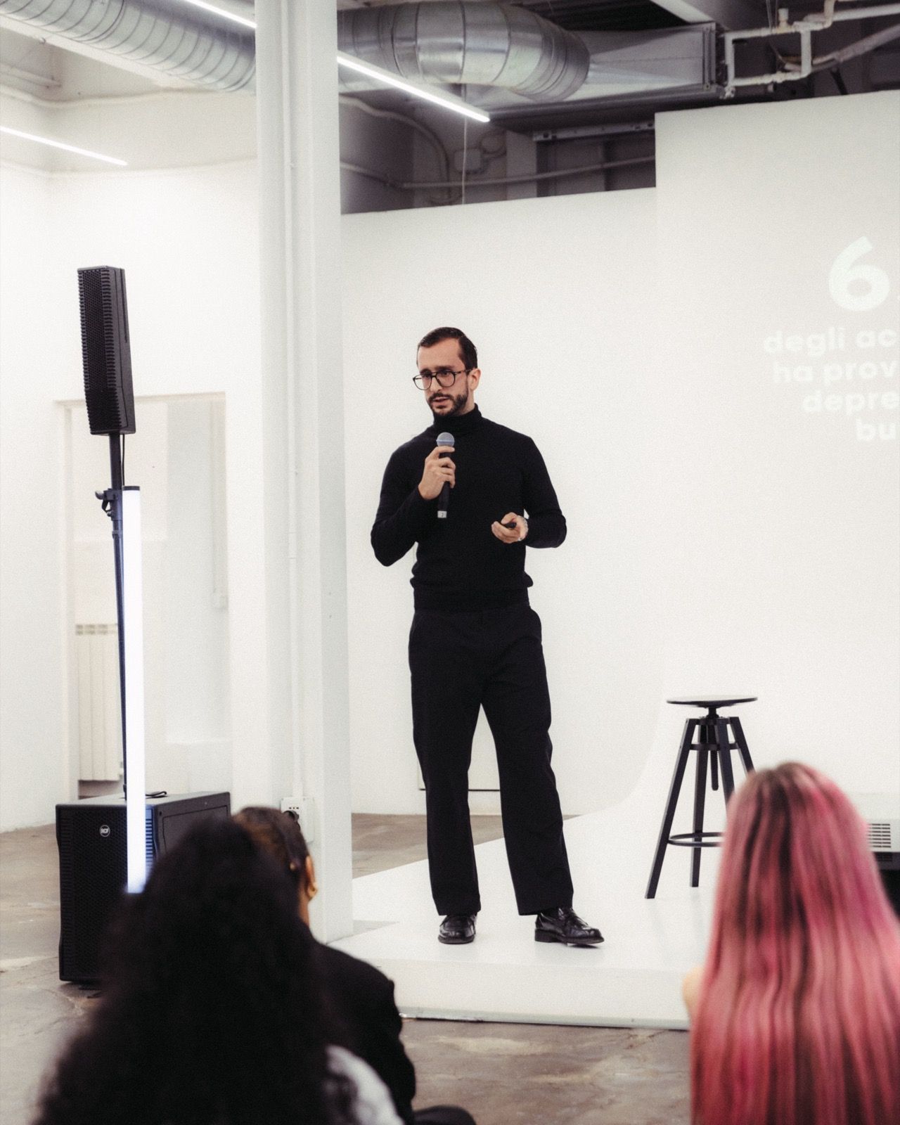 L'Oreal Professionnel is committed to its brand cause HeadUp to raise awareness about the importance of mental well-being for hairstylists On the occasion of World Mental Health Day, L’Oréal Professionnel presents to its HeadUp community and gives them a yoga and gratitude session in the heart of Milan | Image 537489