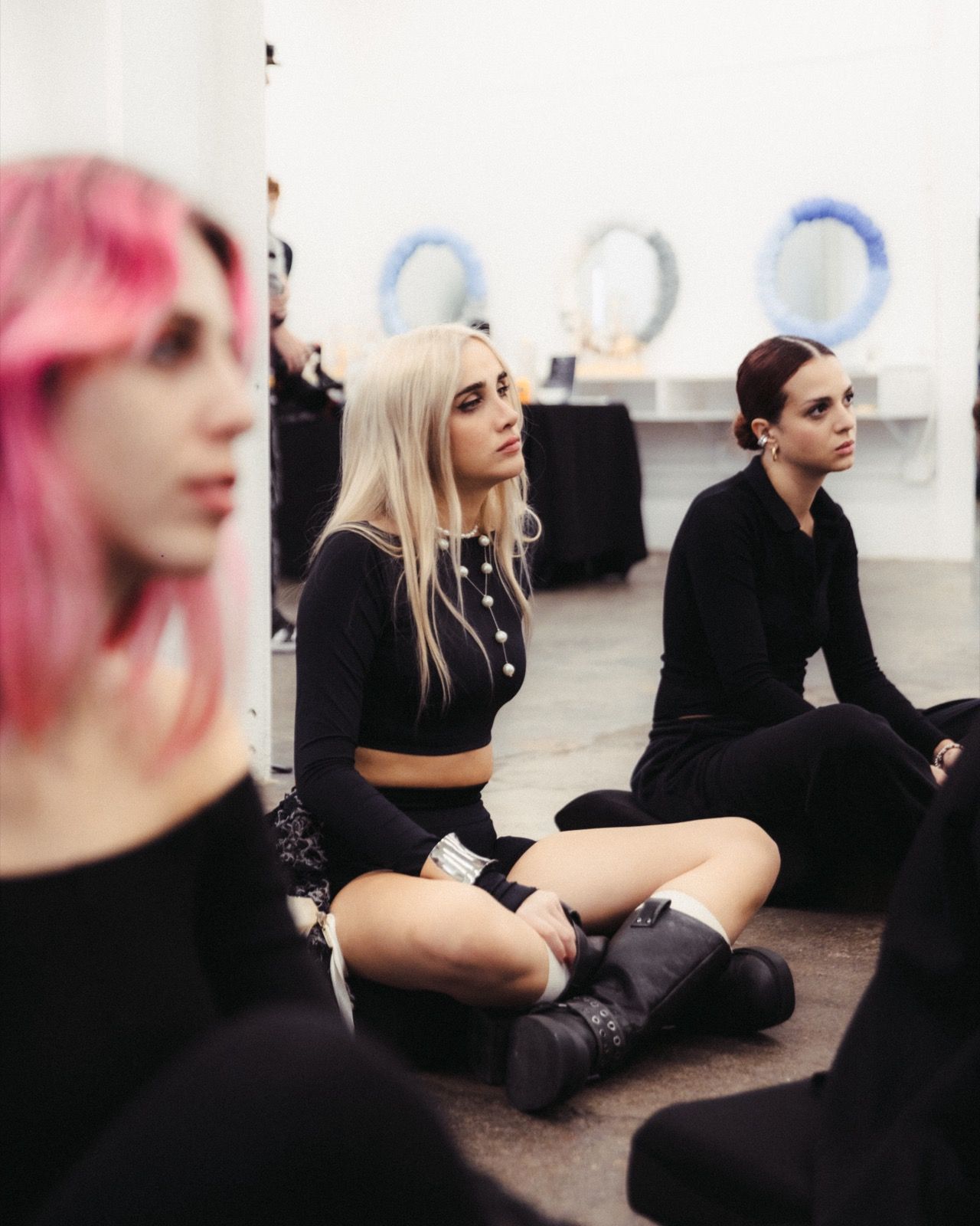 L'Oreal Professionnel is committed to its brand cause HeadUp to raise awareness about the importance of mental well-being for hairstylists On the occasion of World Mental Health Day, L’Oréal Professionnel presents to its HeadUp community and gives them a yoga and gratitude session in the heart of Milan | Image 537486