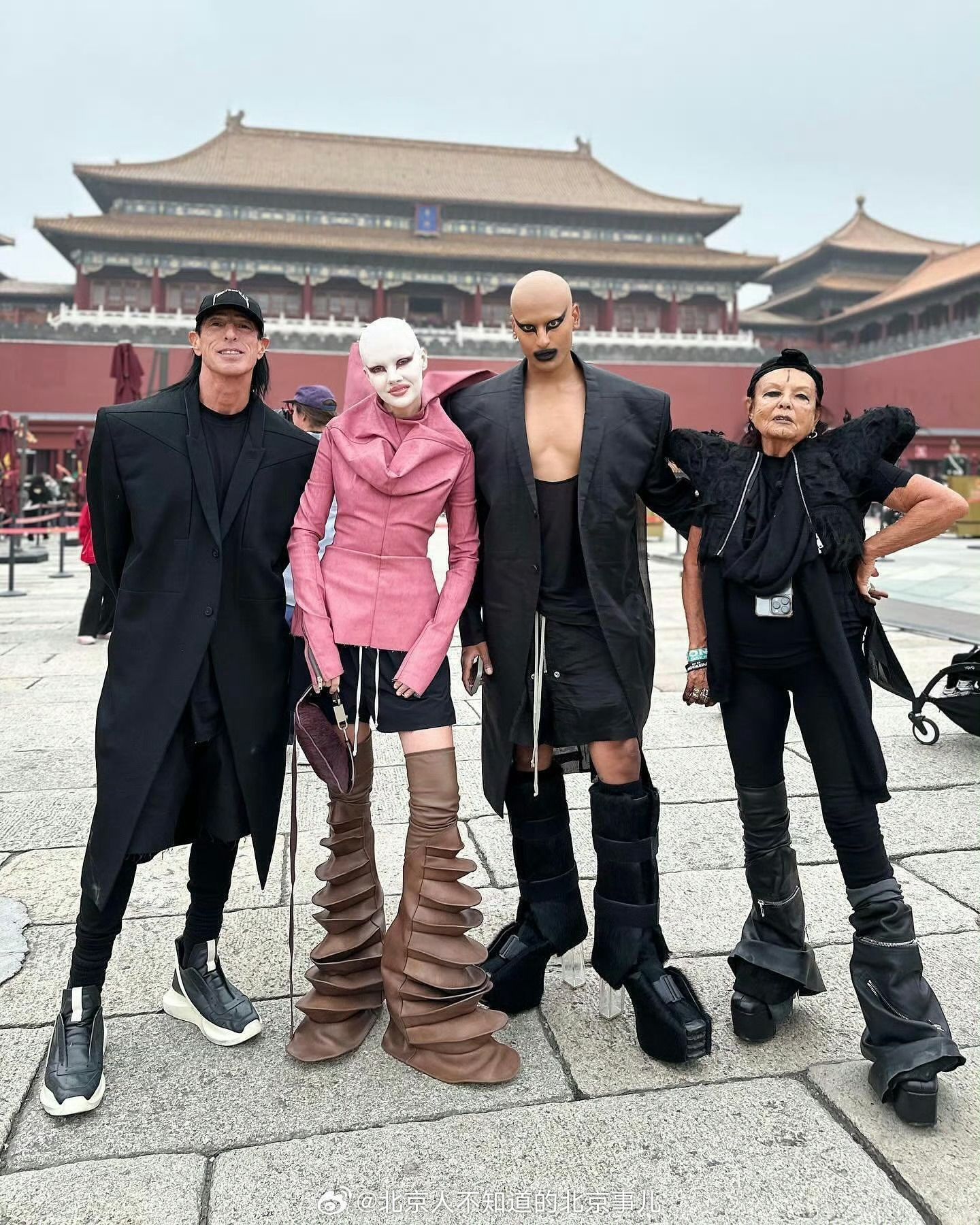 Perché Rick Owens è stato respinto all’ingresso della Città Proibita in Cina E cosa significa l’incidente per i brand di moda in Cina