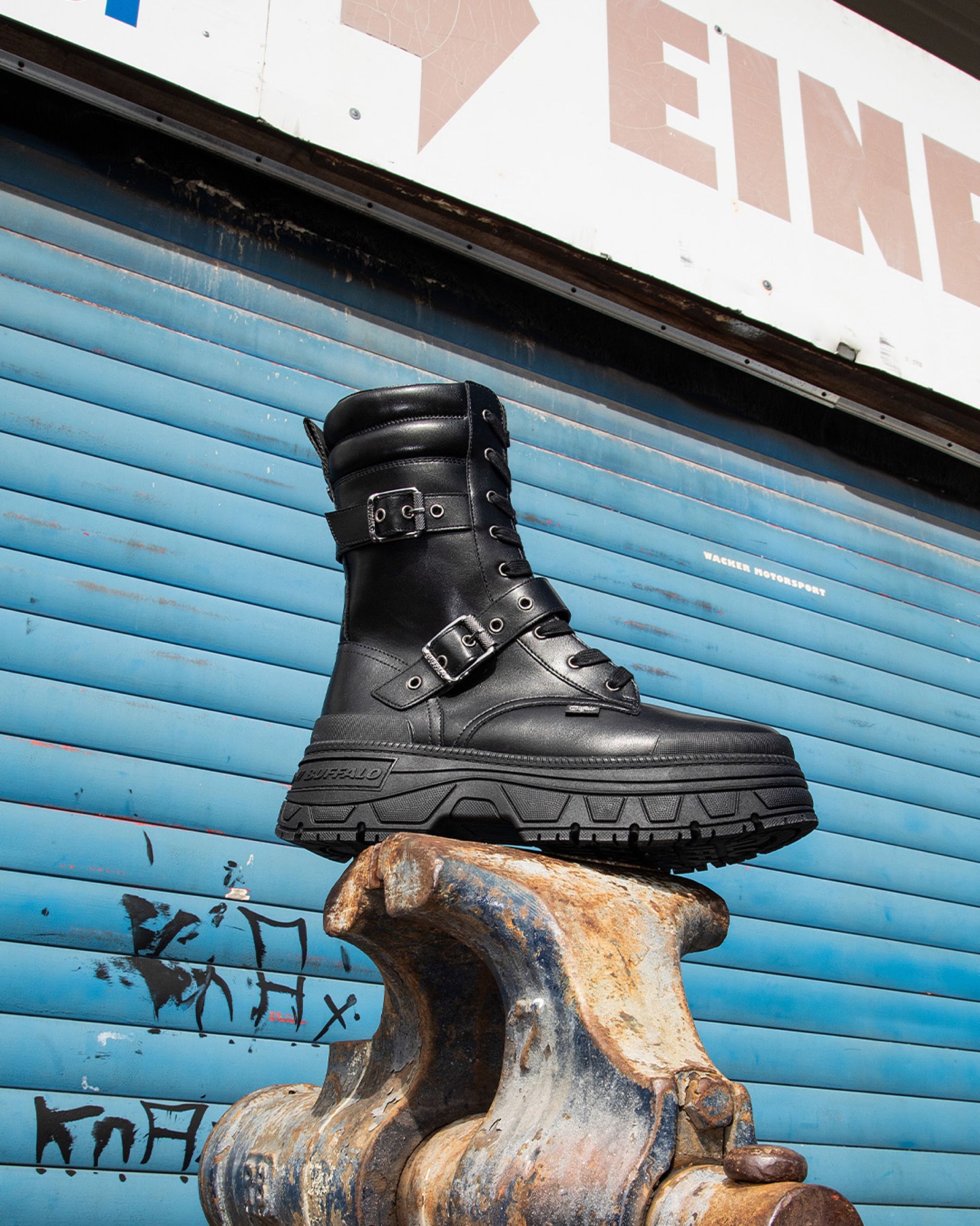 Buffalo FW24: una collezione che celebra misfit, fashionisti e spiriti urbani La collezione prende ispirazione dalla storia del brand per tracciare nuove prospettive di stile | Image 540903