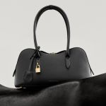 Stella McCartney's Stella Ryder bag is also a favorite of Shiv Roy from Succession The brand has chosen actress Sarah Snook to introduce the new bag inspired by the silhouette of a horse | Image 541644