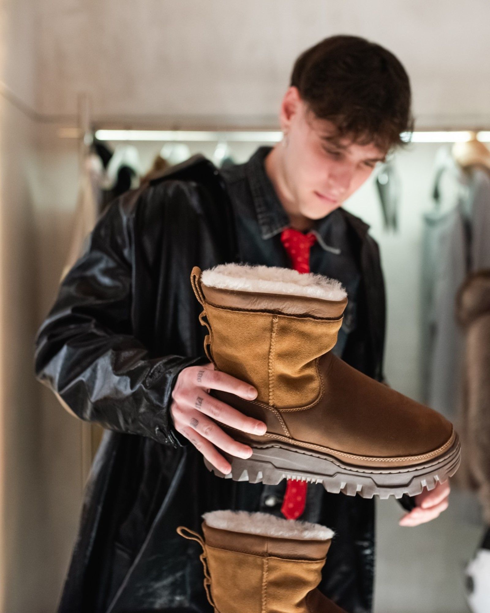 Come è andato l’evento “Feels Like UGG” da Deliberti a Napoli La nuova Trailgazer di UGG sbarca a Napoli con una live styling session