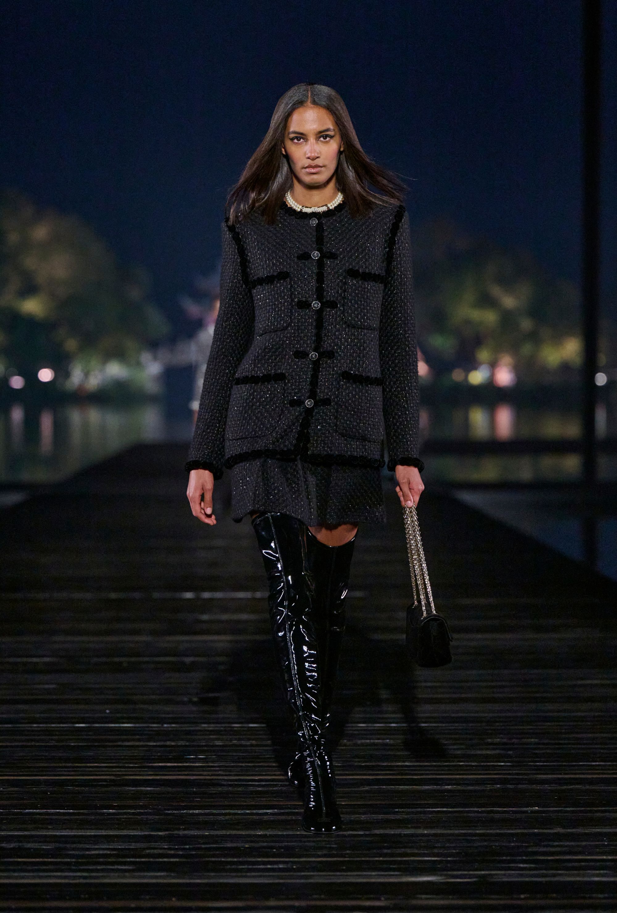 Chanel Unveils Métiers d'Arts 24/25 in Mystical Hangzhou