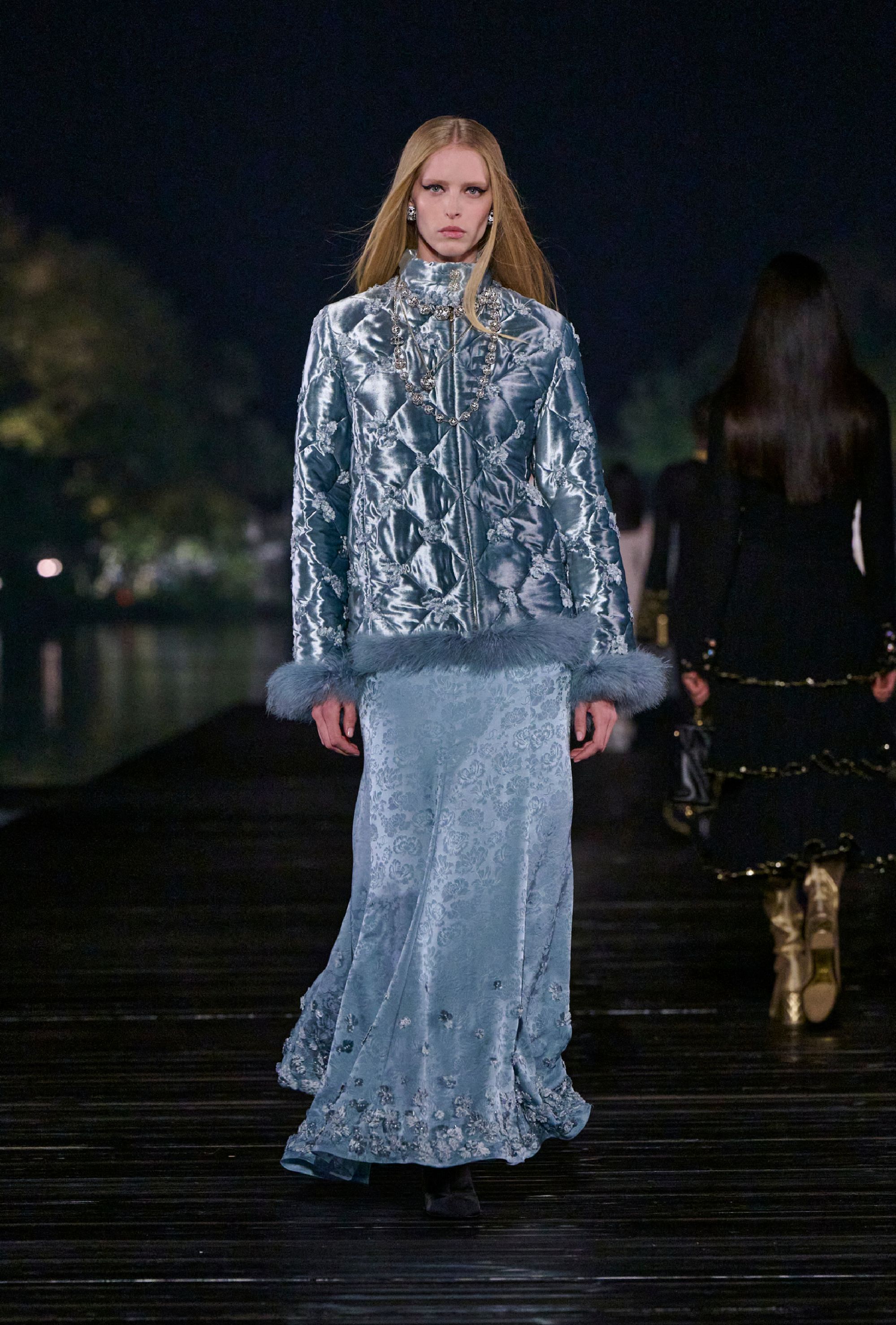 希少　CHANEL THE COUTURIERE AT WORK　シャネル Chanel The Couturiere at Work, by Amy De La Haye, Shell