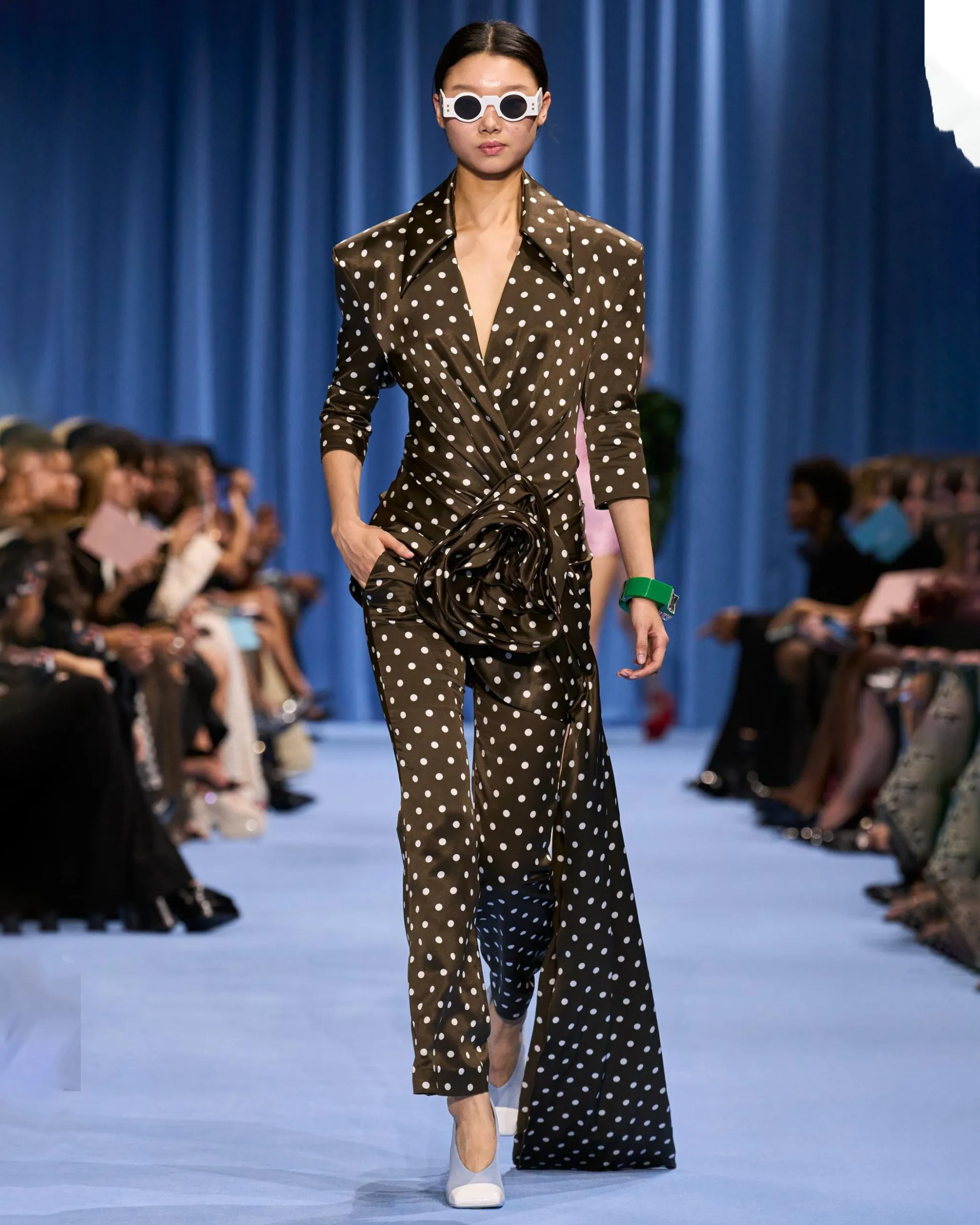 Quest'anno la moda ha messo un punto Tutto sulla romantica sensualità dei pois | Image 546573