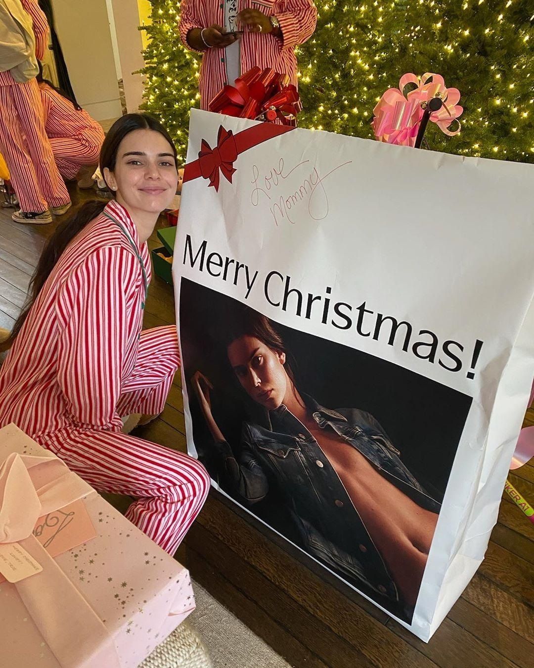 Come incartare i regali in maniera carina (e senza sclerare) Piccolo manuale per imbranati volenterosi | Image 547558