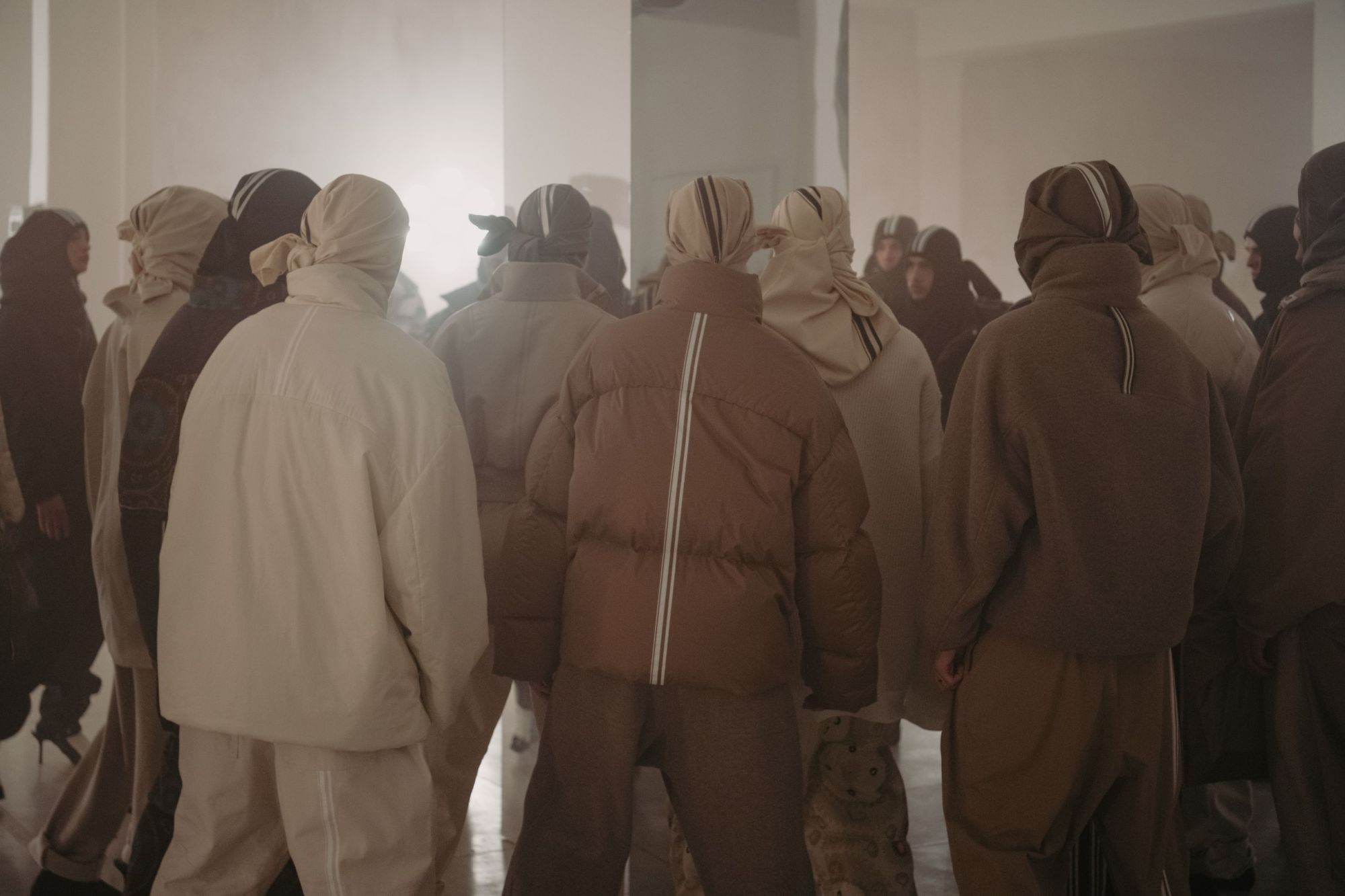 The grand debut of Mordecai at Milano Fashion Week “The Intelligence of Others” explores the DNA of contemporary Italian tailoring, with an emphasis on resilience | Image 549446