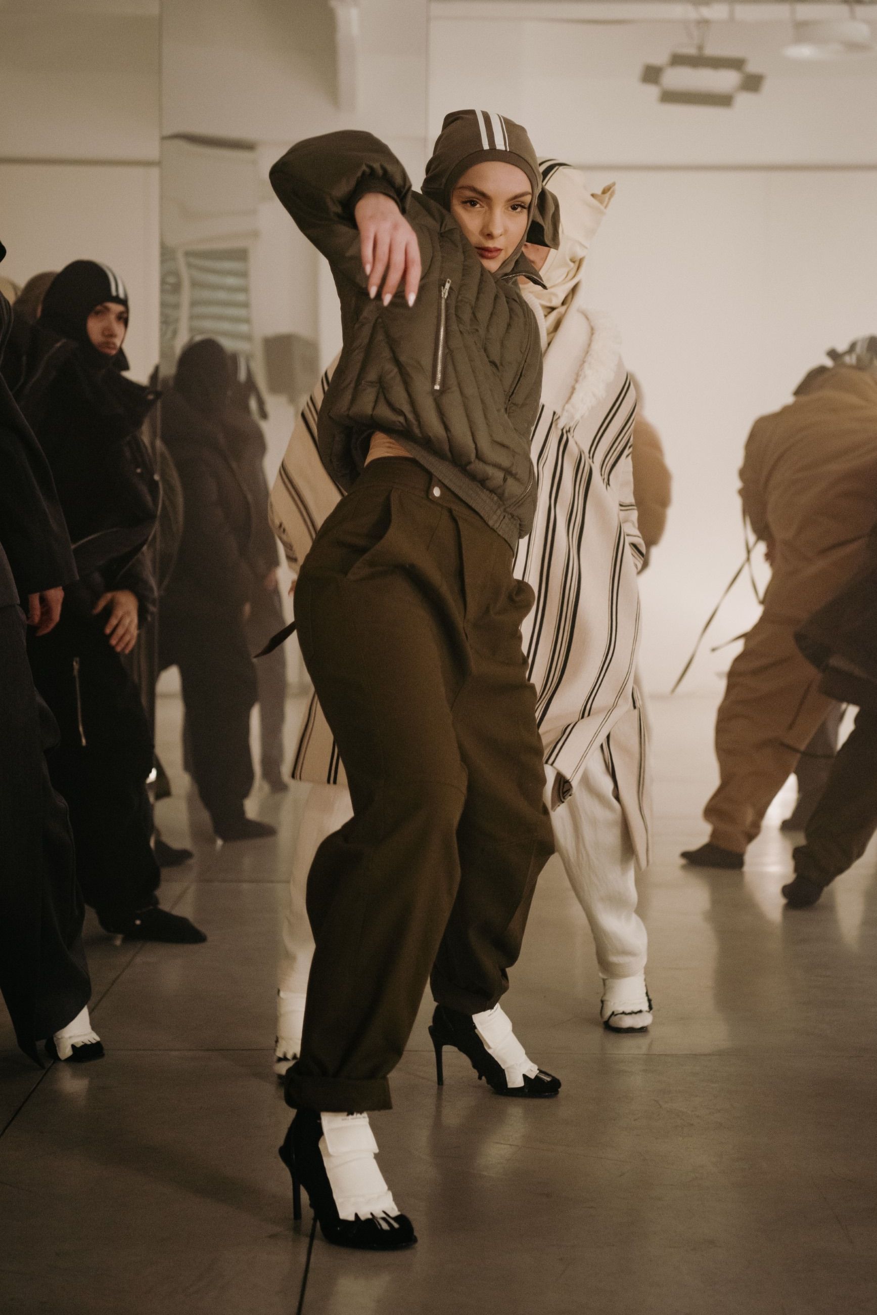 The grand debut of Mordecai at Milano Fashion Week “The Intelligence of Others” explores the DNA of contemporary Italian tailoring, with an emphasis on resilience | Image 549428