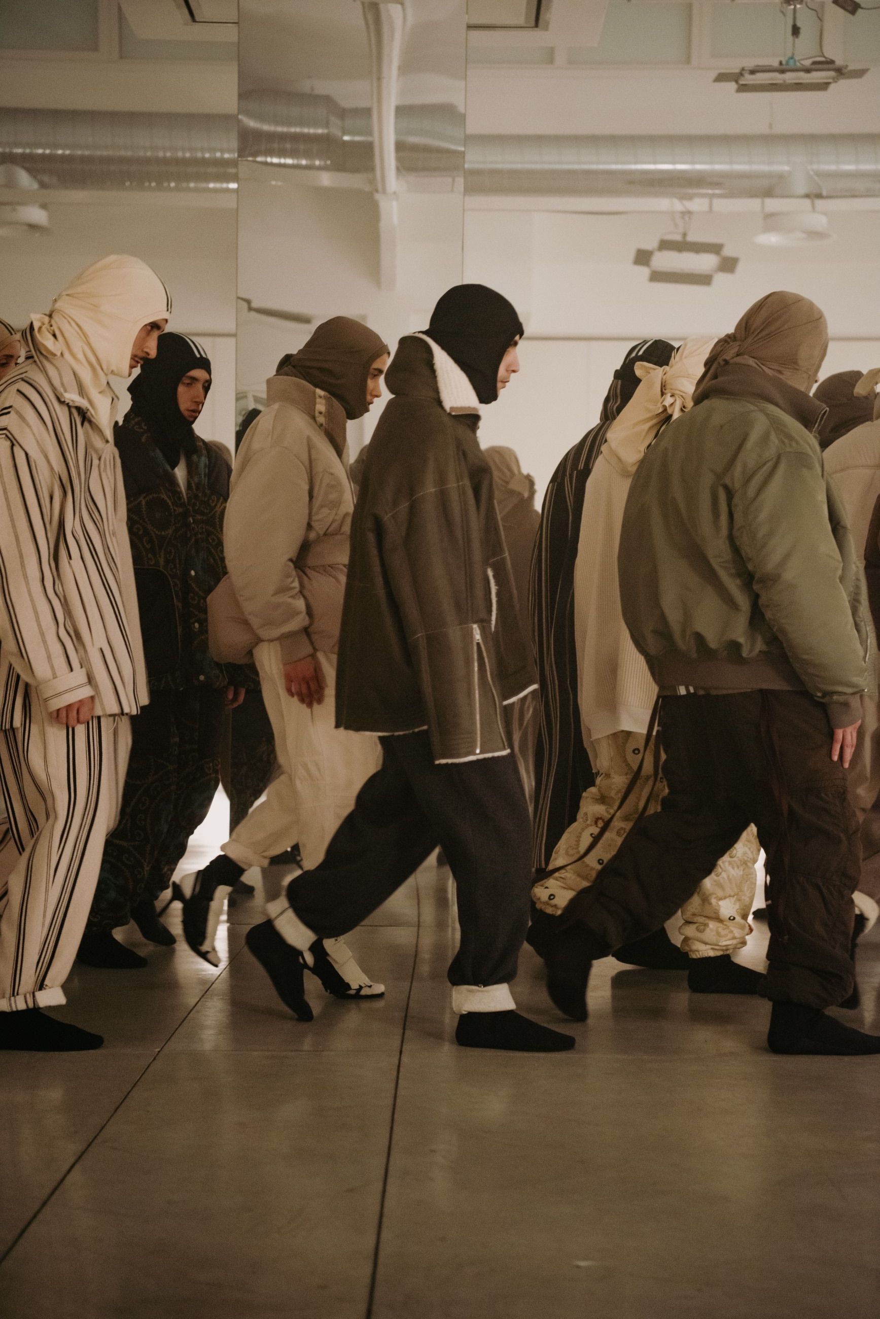 The grand debut of Mordecai at Milano Fashion Week “The Intelligence of Others” explores the DNA of contemporary Italian tailoring, with an emphasis on resilience | Image 549427