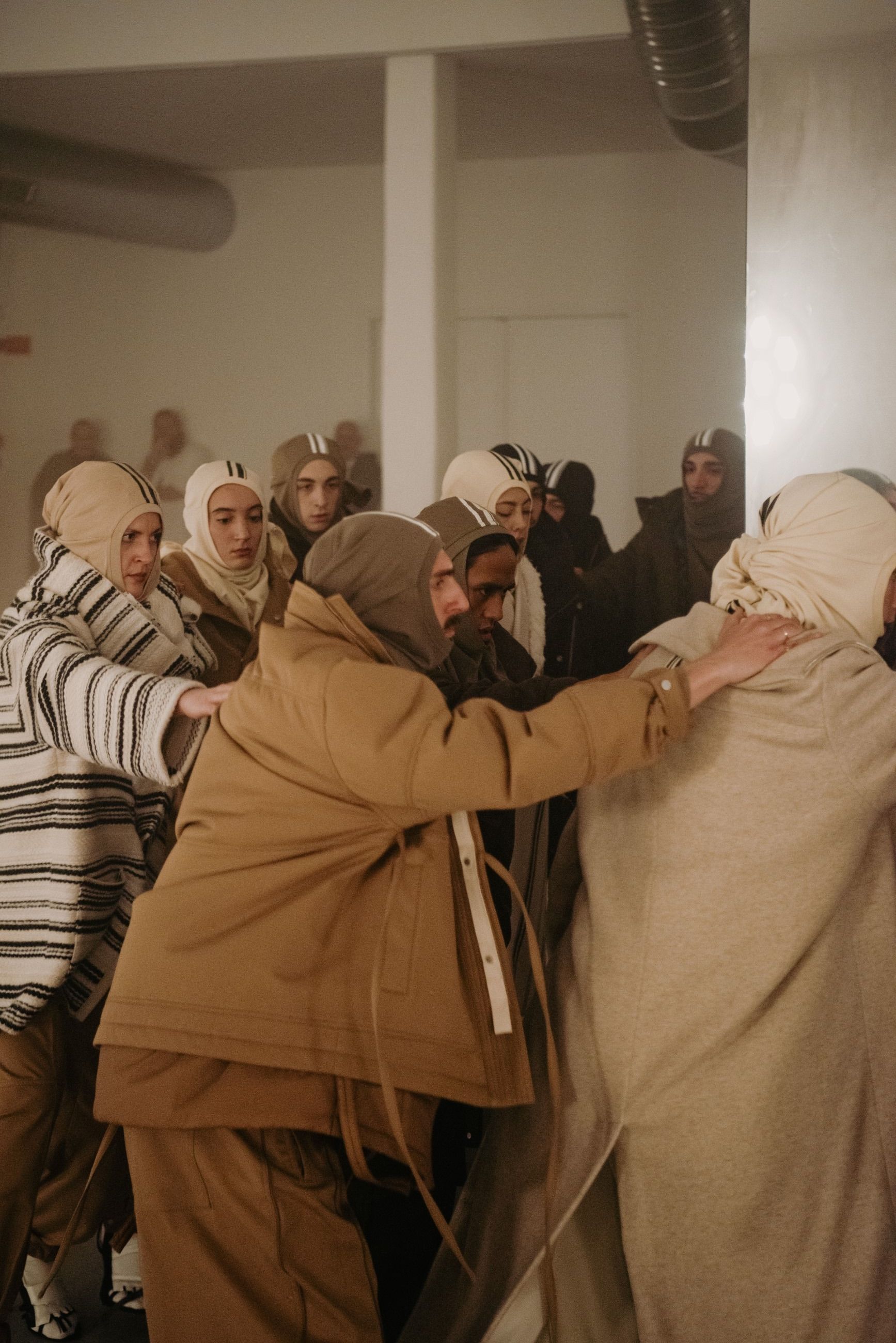 The grand debut of Mordecai at Milano Fashion Week “The Intelligence of Others” explores the DNA of contemporary Italian tailoring, with an emphasis on resilience | Image 549423