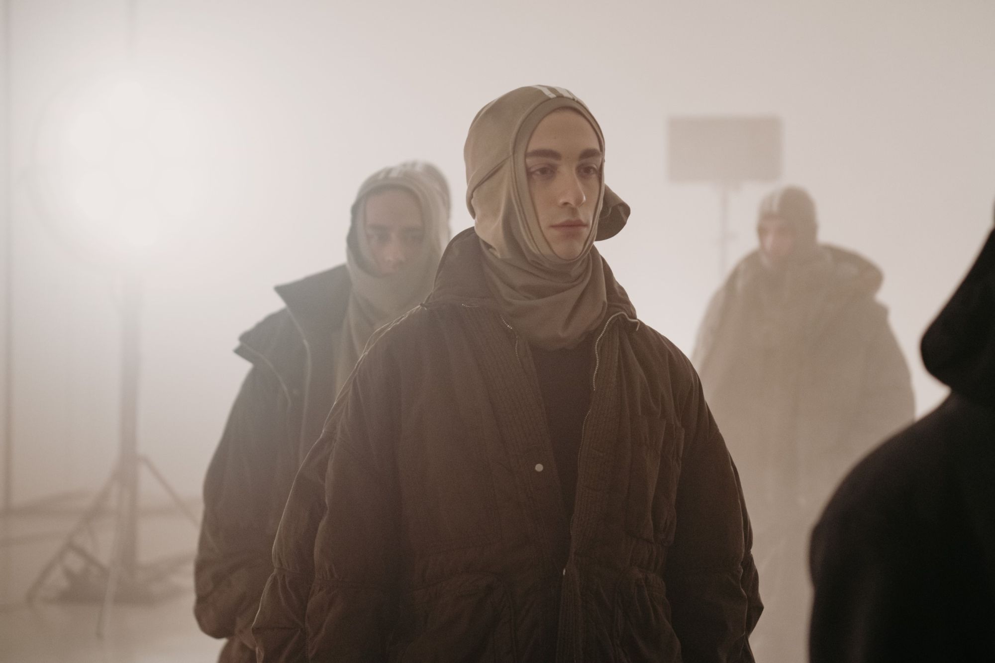 The grand debut of Mordecai at Milano Fashion Week “The Intelligence of Others” explores the DNA of contemporary Italian tailoring, with an emphasis on resilience | Image 549458