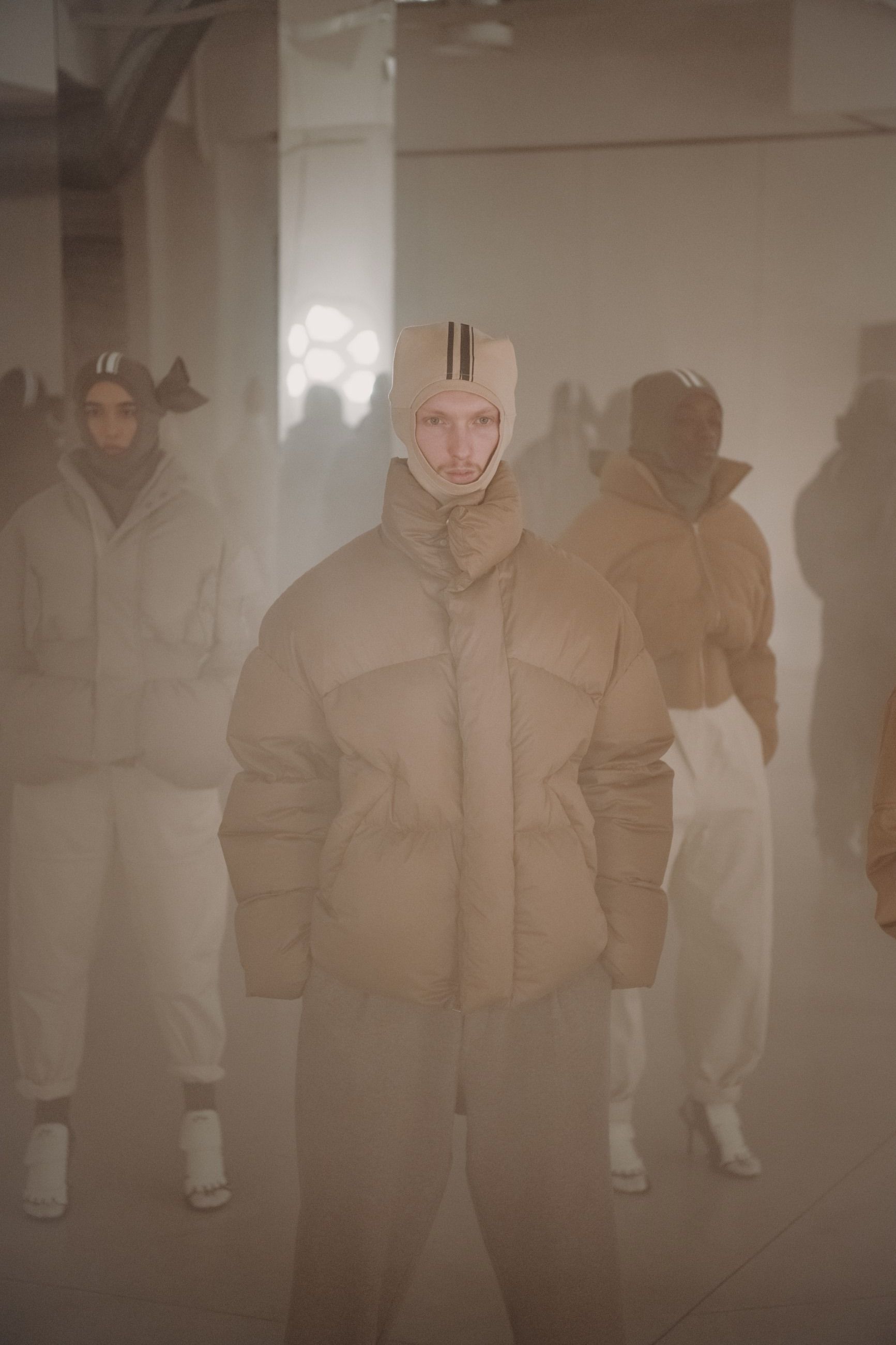 The grand debut of Mordecai at Milano Fashion Week “The Intelligence of Others” explores the DNA of contemporary Italian tailoring, with an emphasis on resilience | Image 549406