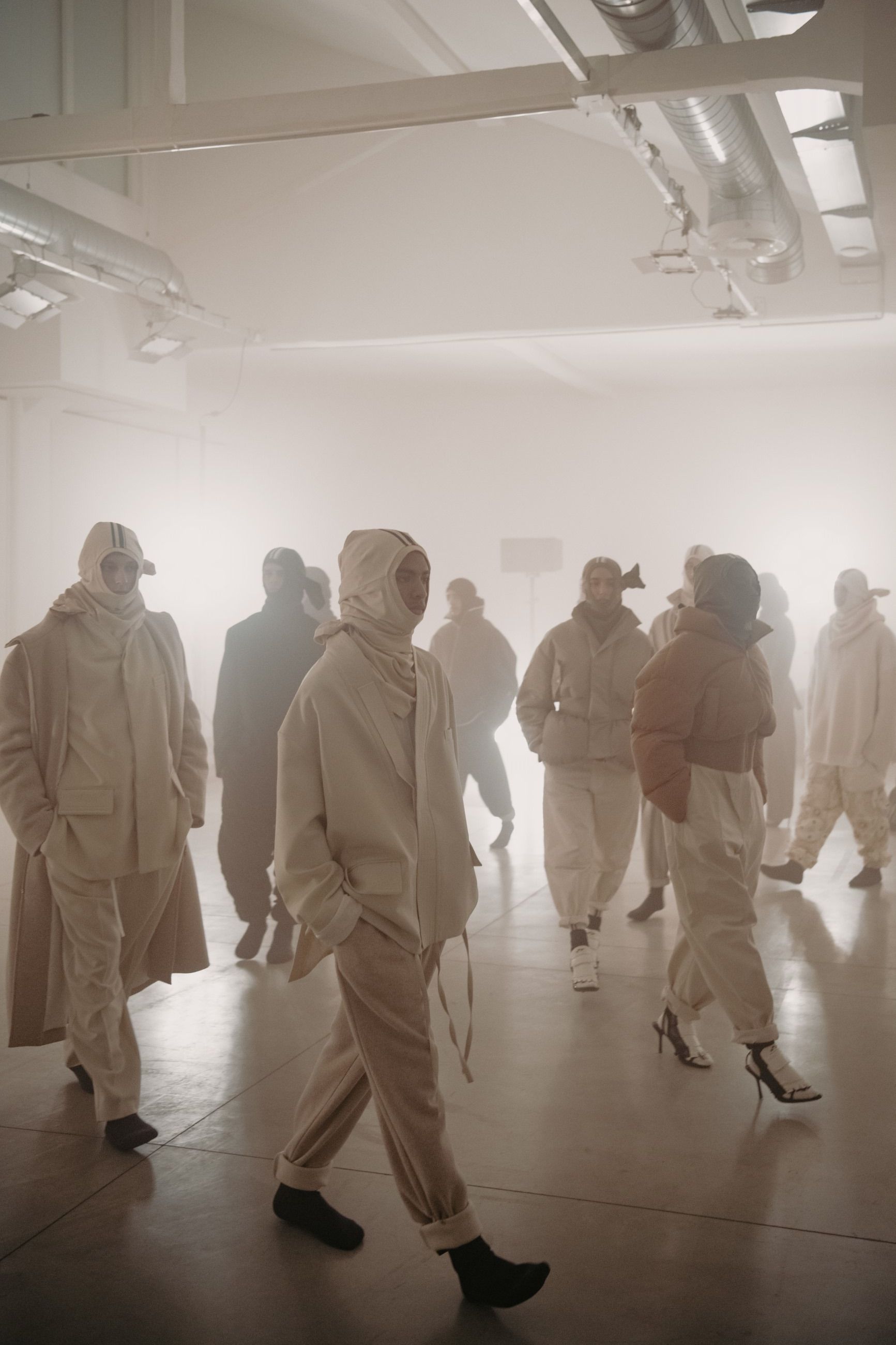 The grand debut of Mordecai at Milano Fashion Week “The Intelligence of Others” explores the DNA of contemporary Italian tailoring, with an emphasis on resilience | Image 549402