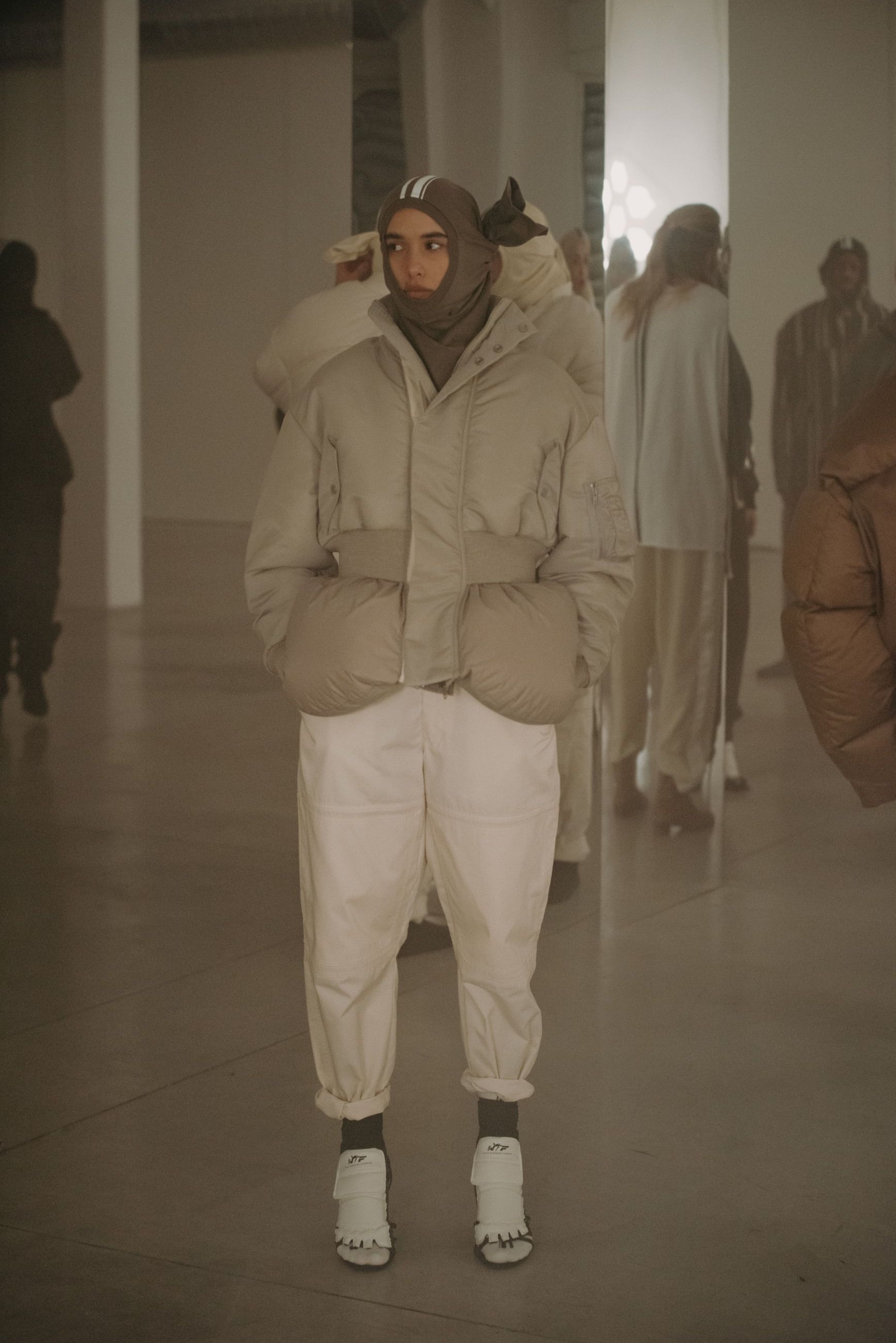 The grand debut of Mordecai at Milano Fashion Week “The Intelligence of Others” explores the DNA of contemporary Italian tailoring, with an emphasis on resilience | Image 549449