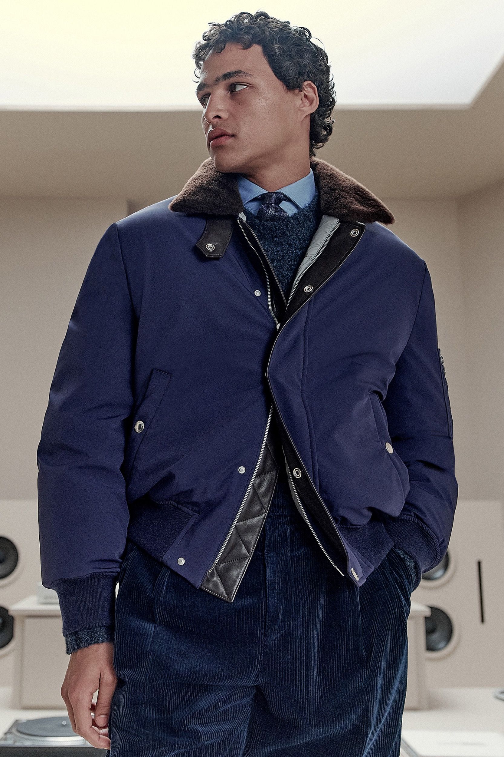 L’inverno di Brunello Cucinelli si accende di colore per la collezione FW25 Un nuovo equilibrio tra sartorialità e quotidianità | Image 549088