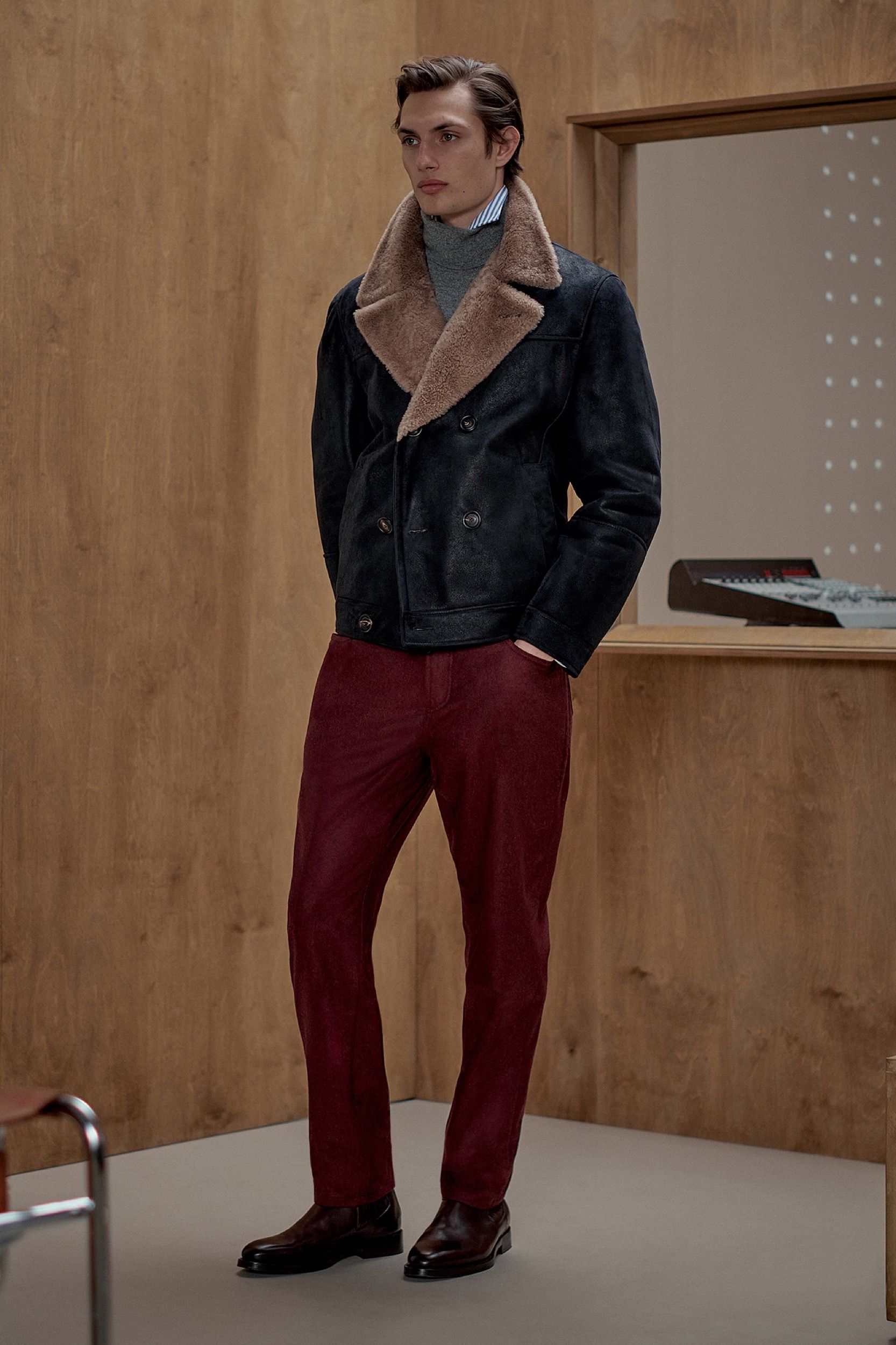 ピアス BRUNELLO CUCINELLI SS25 MORW9LE10CEMSW (MORW9LE10 CEMSW) Brunello Cuncinelli: Menswear SS25 - 10 Magazine USA