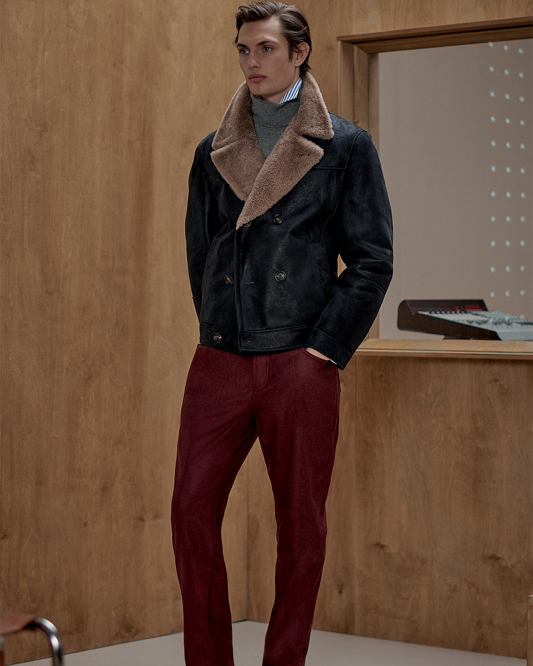 L’inverno di Brunello Cucinelli si accende di colore per la collezione FW25 Un nuovo equilibrio tra sartorialità e quotidianità