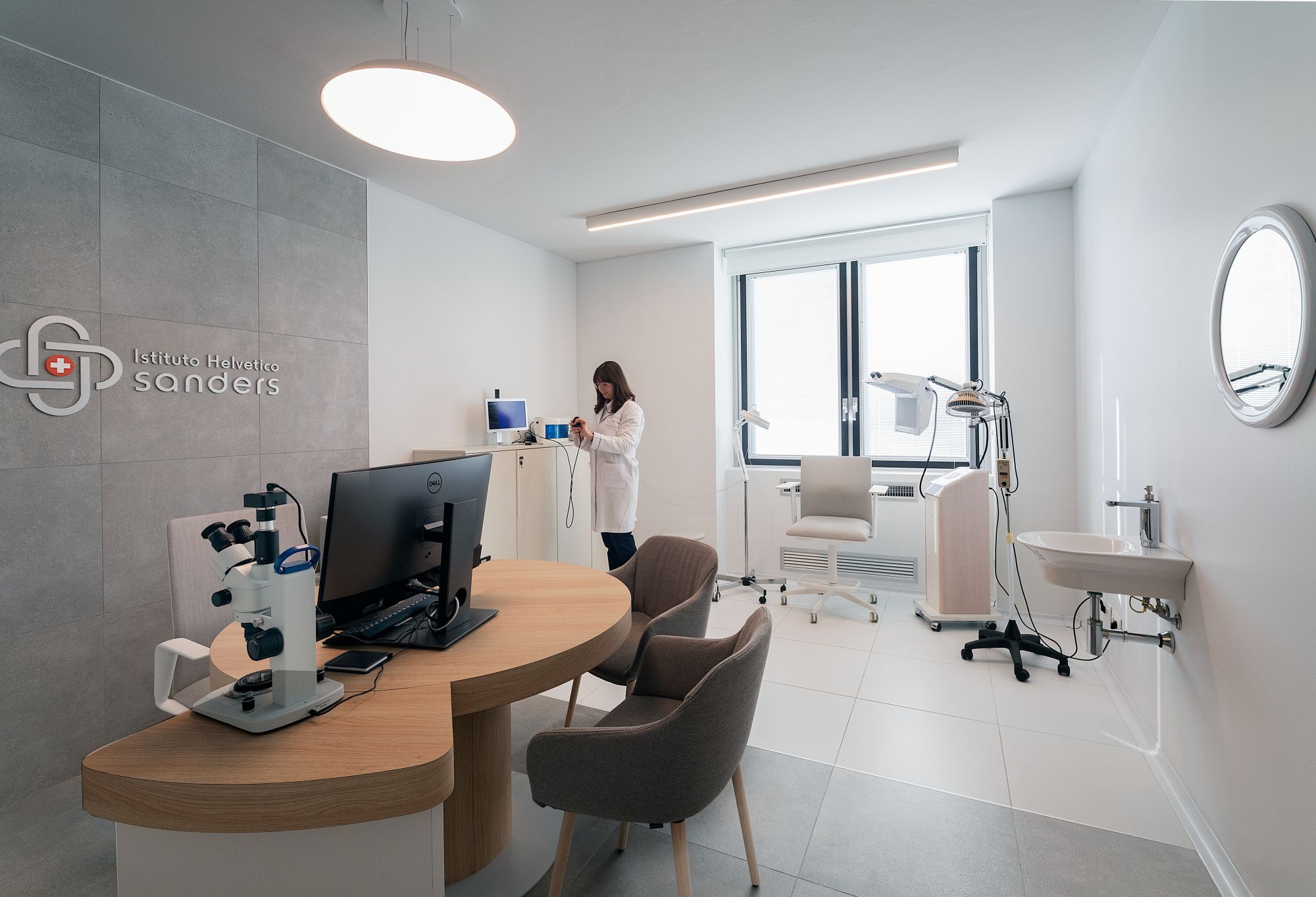 Abbiamo fatto un deep dive nel mondo della prevenzione della caduta dei capelli Con Biancamaria Mancini dell'Istituto Helvetico Sanders | Image 551494