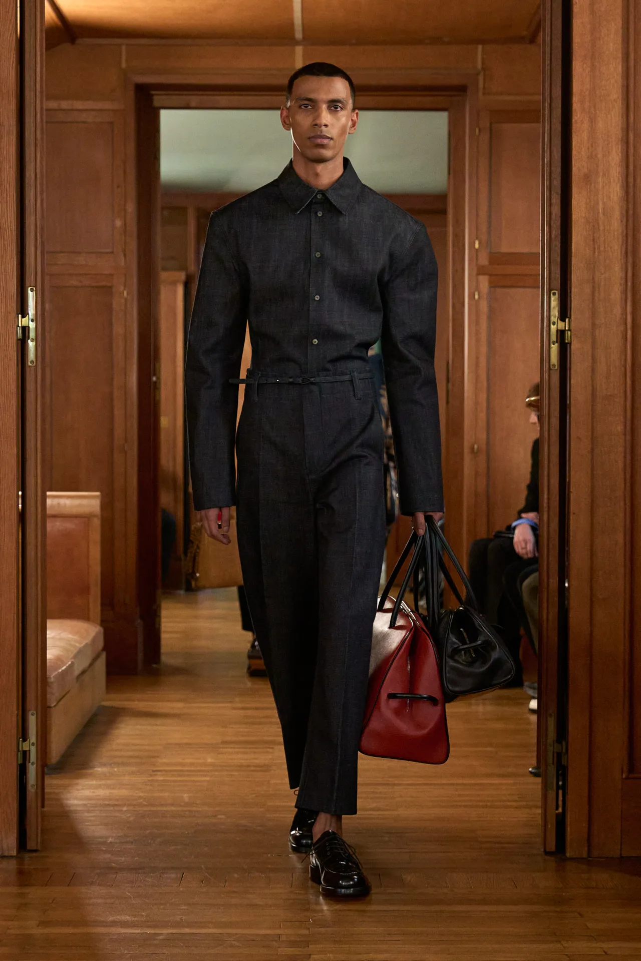Jacquemus FW25: A Romantic Waltz Between America and France