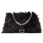 Paris Hilton puts her wardrobe for sale on Vestiaire Collective Yes, there is also the Juicy Couture tracksuit | Image 554609