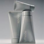 Bella Hadid's beauty routine Her make-up routine done in the car in just 5 minutes | Image 554979