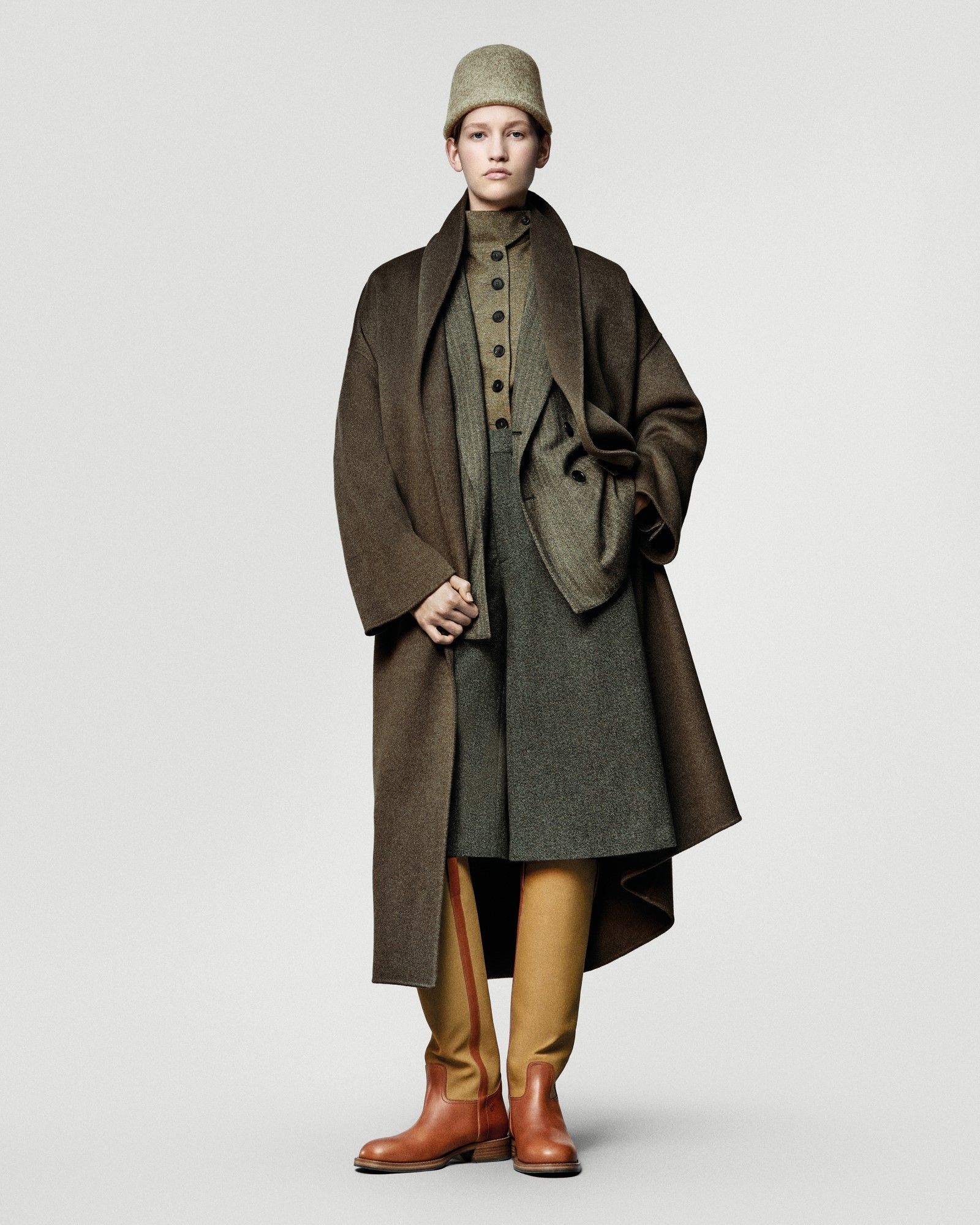 Loro Piana ファー付 ツイード コート L20625 Loro Piana's FW25-26 collection is a journey through