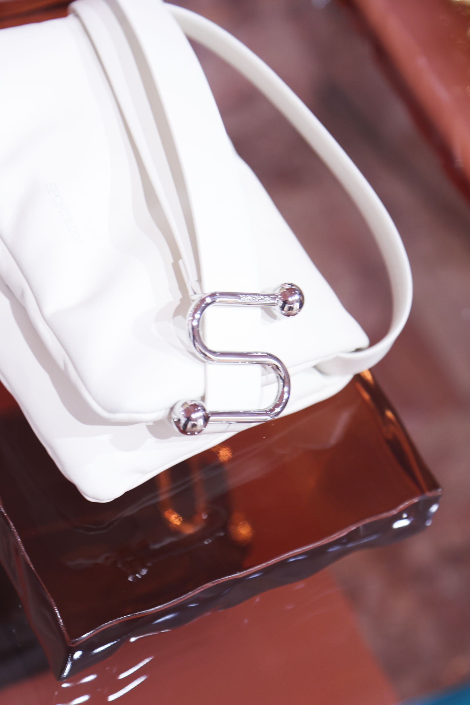 The Soffy Bag conquers Paris The new Sportmax bag continues its European tour with a DJ set and a breakfast in the French capital | Image 557982