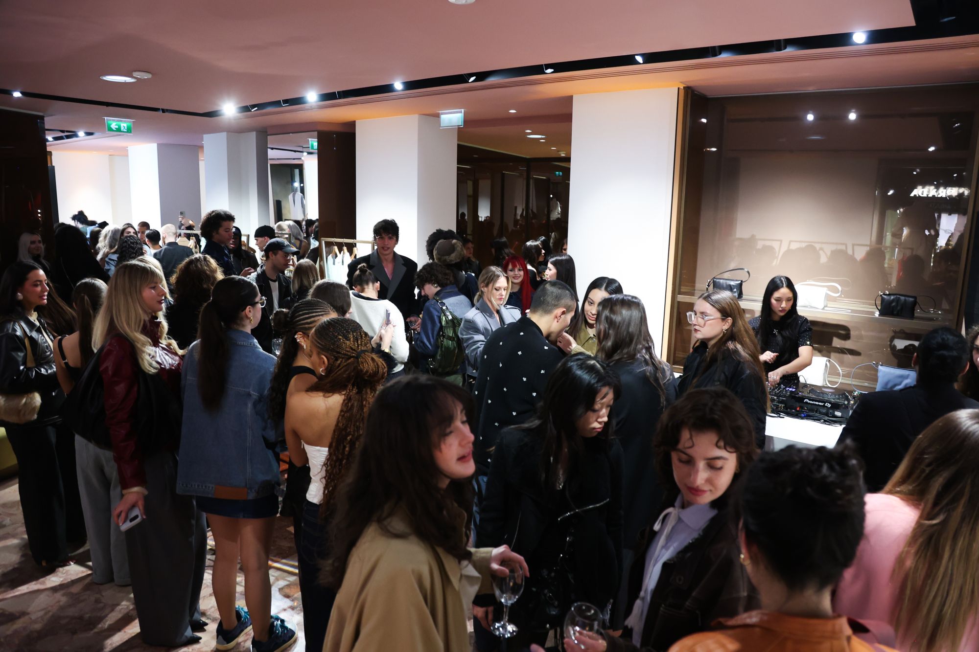 The Soffy Bag conquers Paris The new Sportmax bag continues its European tour with a DJ set and a breakfast in the French capital | Image 558000