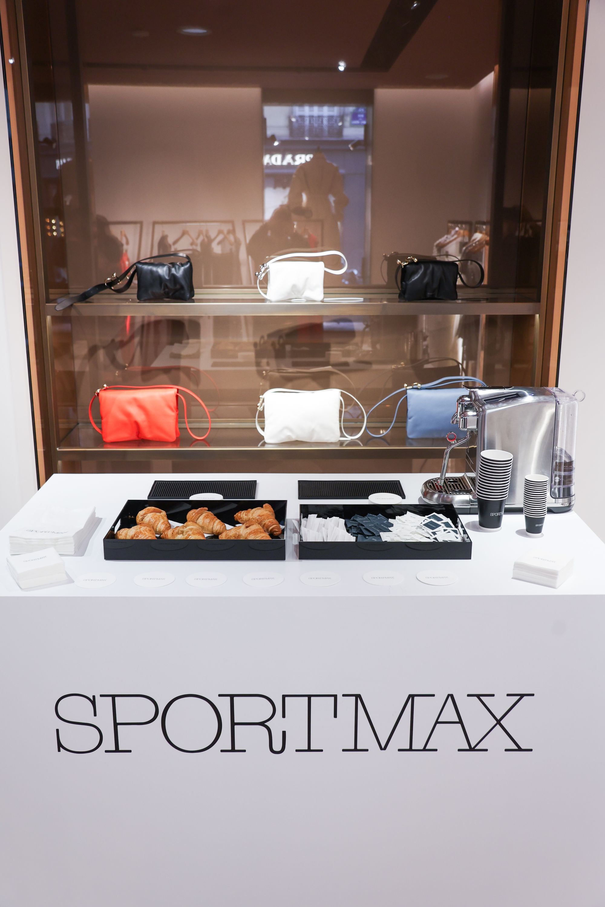 The Soffy Bag conquers Paris The new Sportmax bag continues its European tour with a DJ set and a breakfast in the French capital | Image 558005