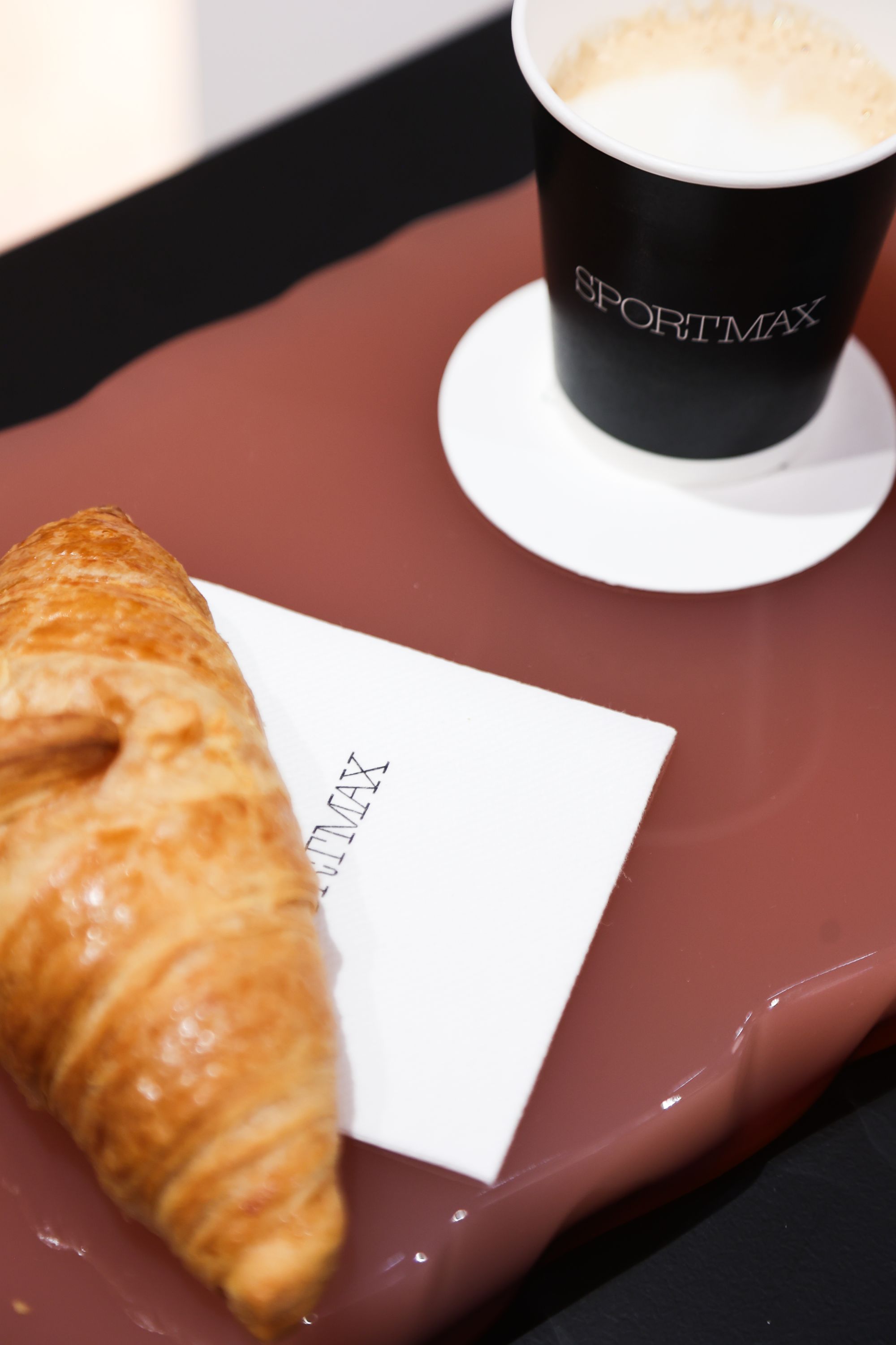 The Soffy Bag conquers Paris The new Sportmax bag continues its European tour with a DJ set and a breakfast in the French capital | Image 557971