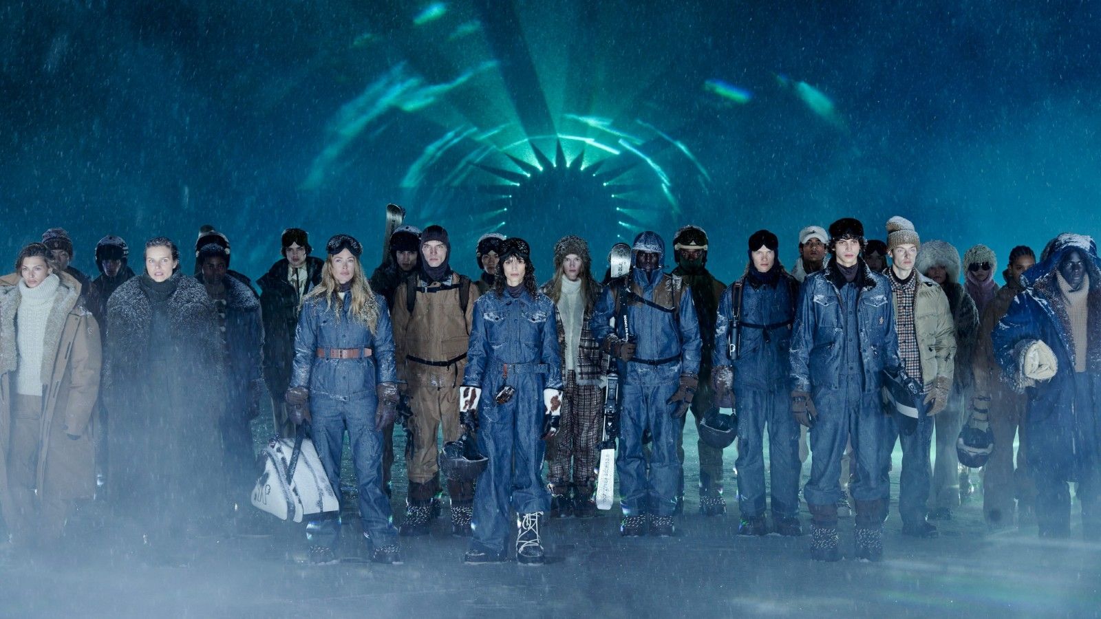 Per Moncler Grenoble, alta moda e alta quota sono la stessa cosa Lo show FW25 di Moncler Grenoble è stato forse il più faraonico mai imbastito dal brand | Image 559349
