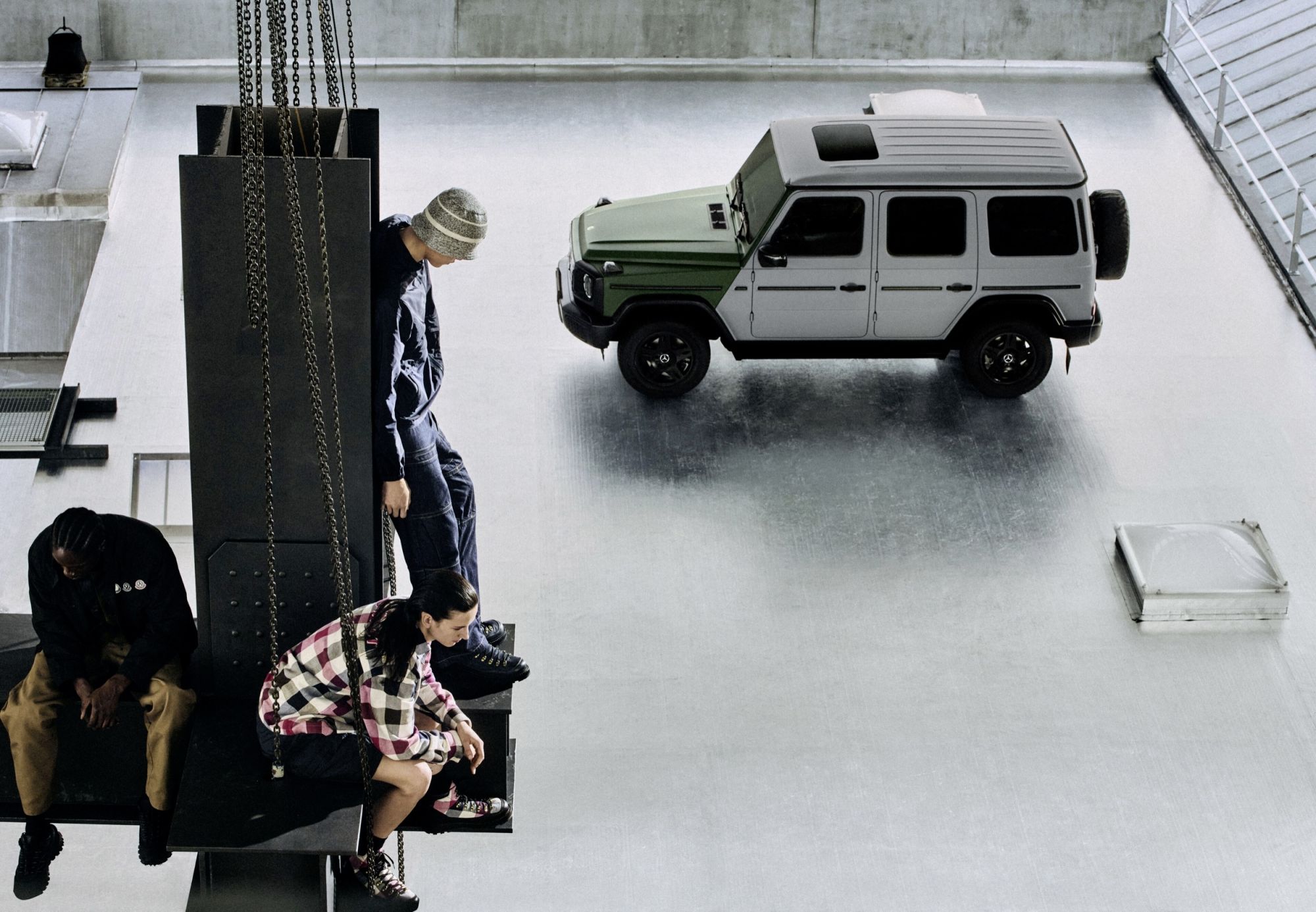 La nuova collab tra Mecedes-Benz e Moncler è disegnata da Nigo Tra design, arte e moda e l'influenza della cultura hip-hop anni 90 | Image 562008