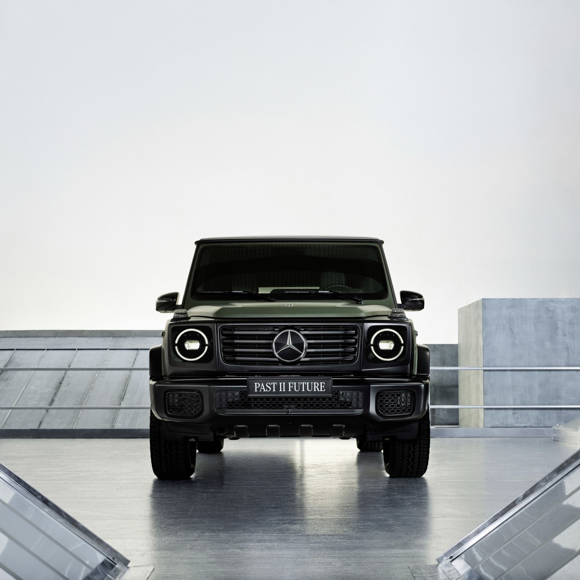 La nuova collab tra Mecedes-Benz e Moncler è disegnata da Nigo Tra design, arte e moda e l'influenza della cultura hip-hop anni 90 | Image 562003