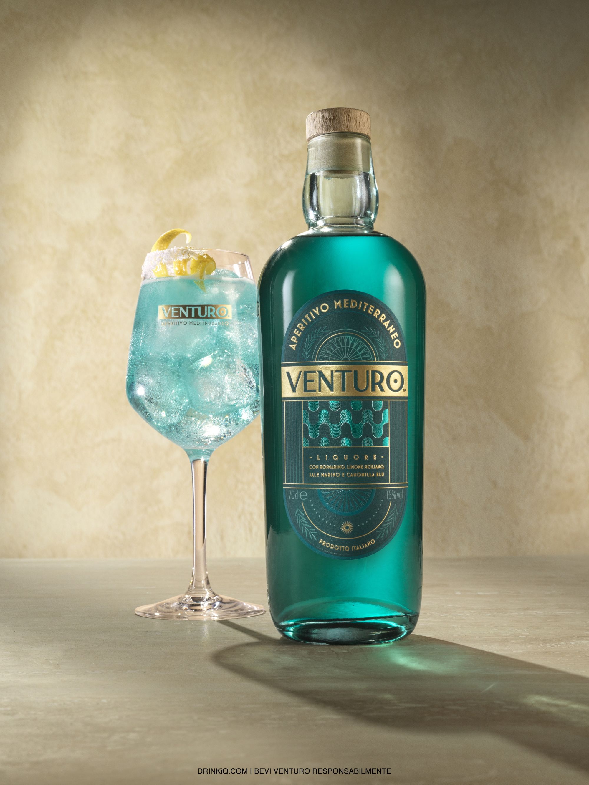 VENTURO Aperitivo Mediterraneo tinge di blu i migliori locali in 10 città italiane Il distillato che porta il rituale dell’aperitivo a un livello superiore dà vita a un calendario di eventi esperienziali nei migliori cocktail bar italiani | Image 563231